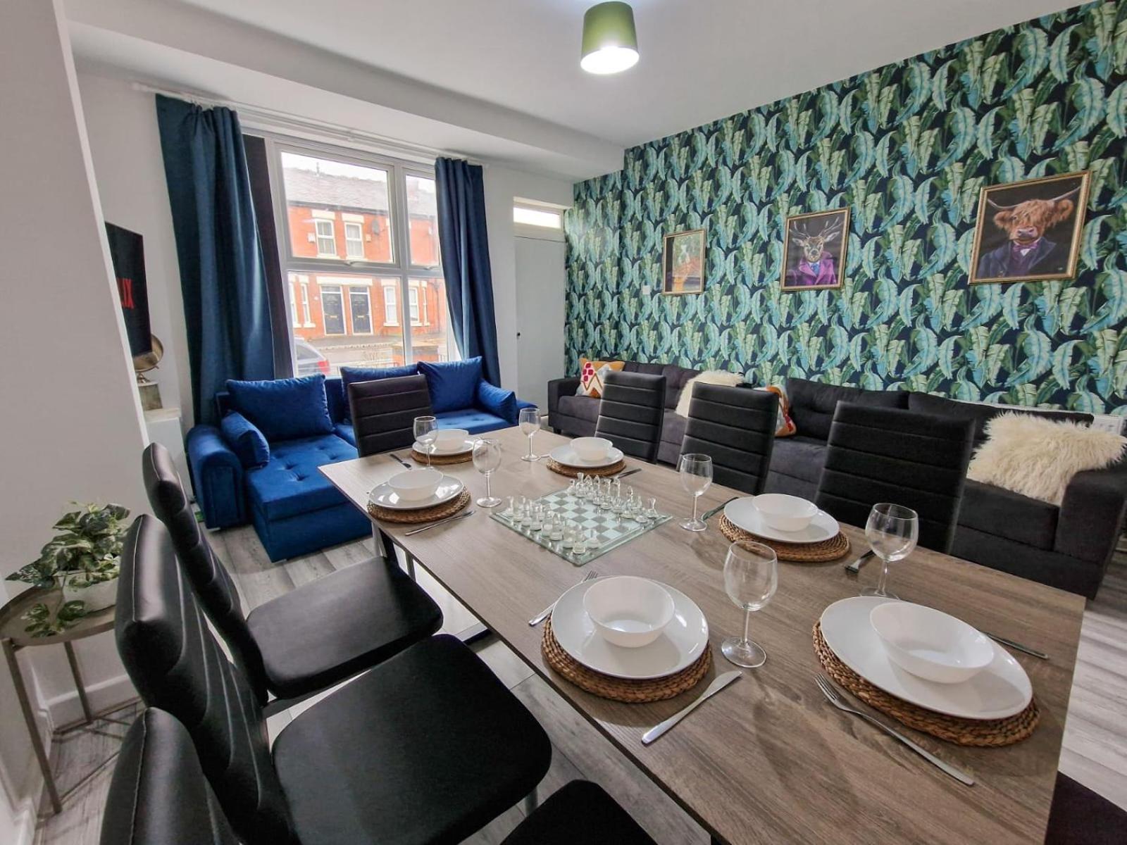 Sleeps 16 Etihad Coop Live By Superhost * Manchester