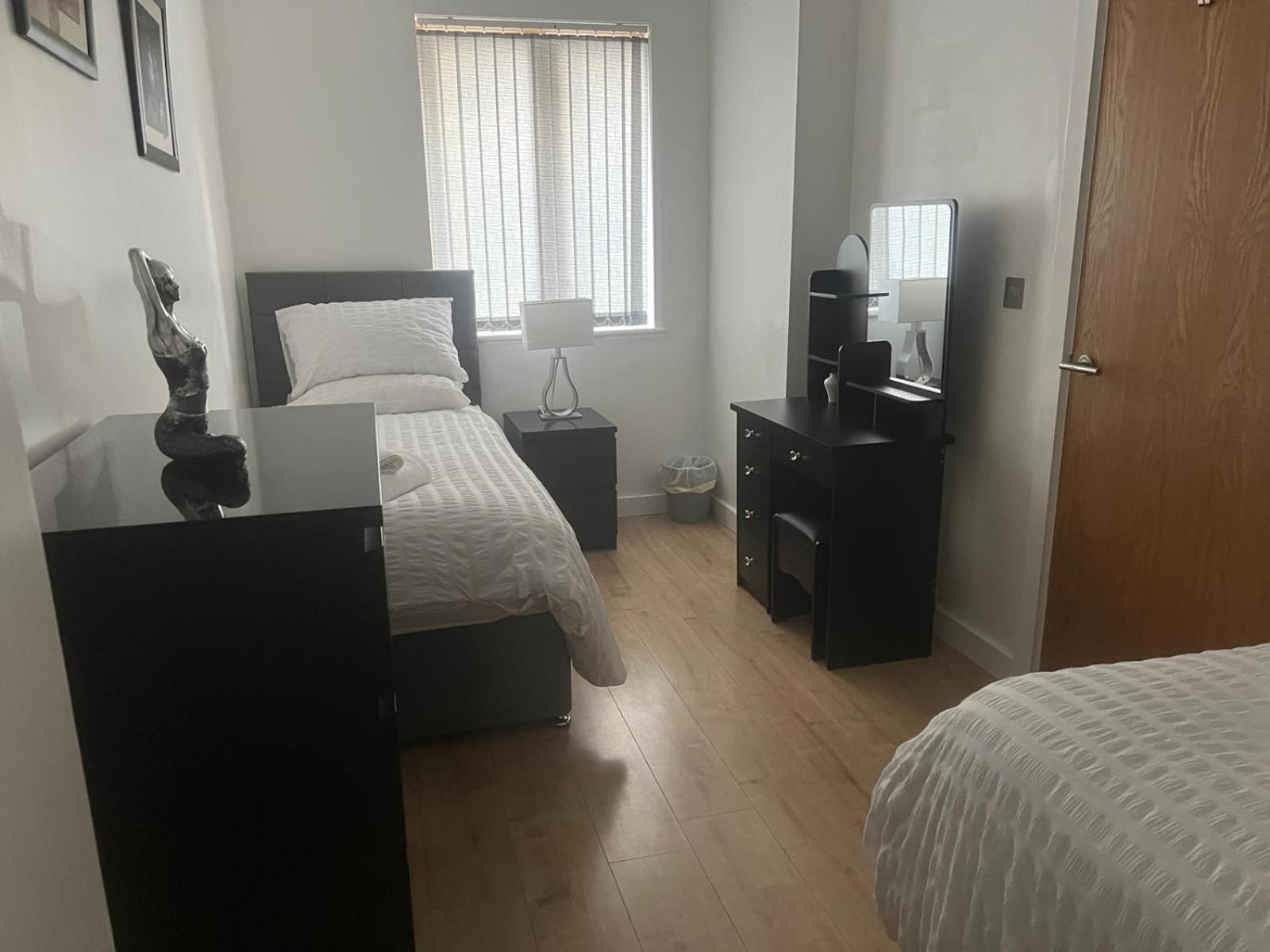 Luxury Modern Town House, Centre, Free Secured Parking Vakantiehuis