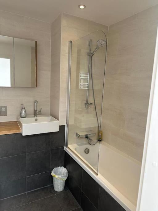 Luxury Modern Town House, Centre, Free Secured Parking * Manchester