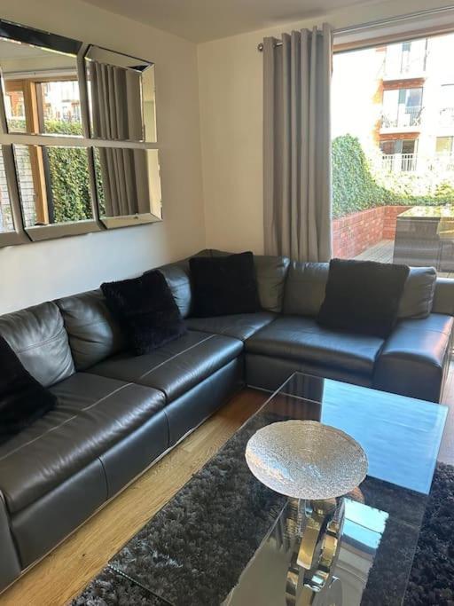 Vakantiehuis Luxury Modern Town House, Centre, Free Secured Parking