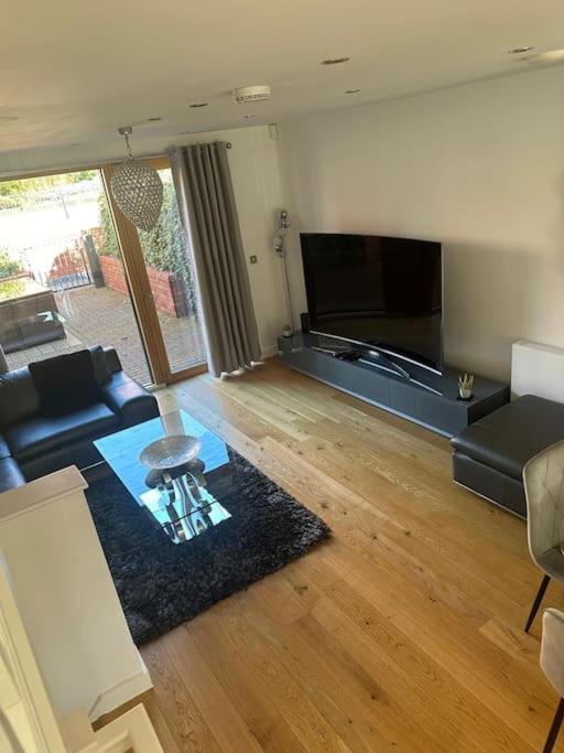 Luxury Modern Town House, Centre, Free Secured Parking * Manchester