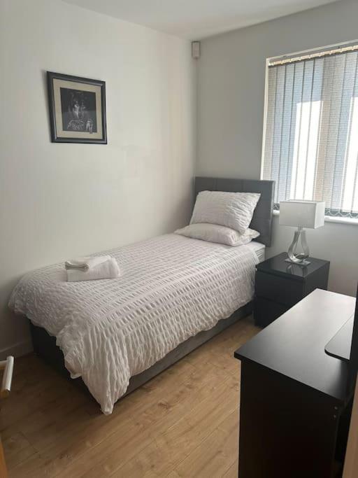 Vakantiehuis Luxury Modern Town House, Centre, Free Secured Parking *