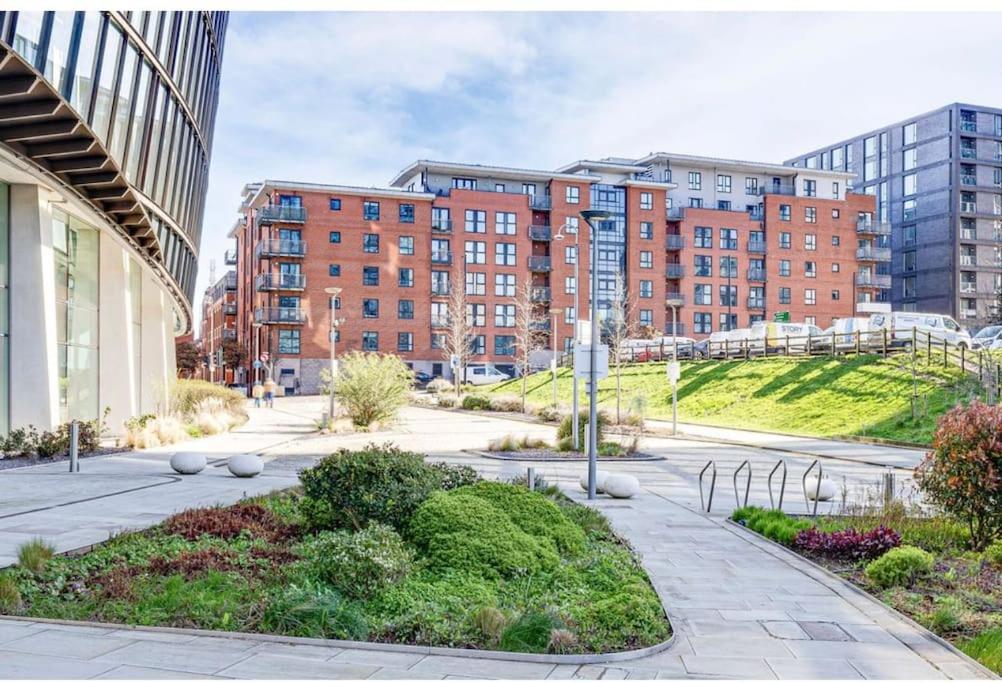 Apartment Luxury 2br - Prime Location - Parking