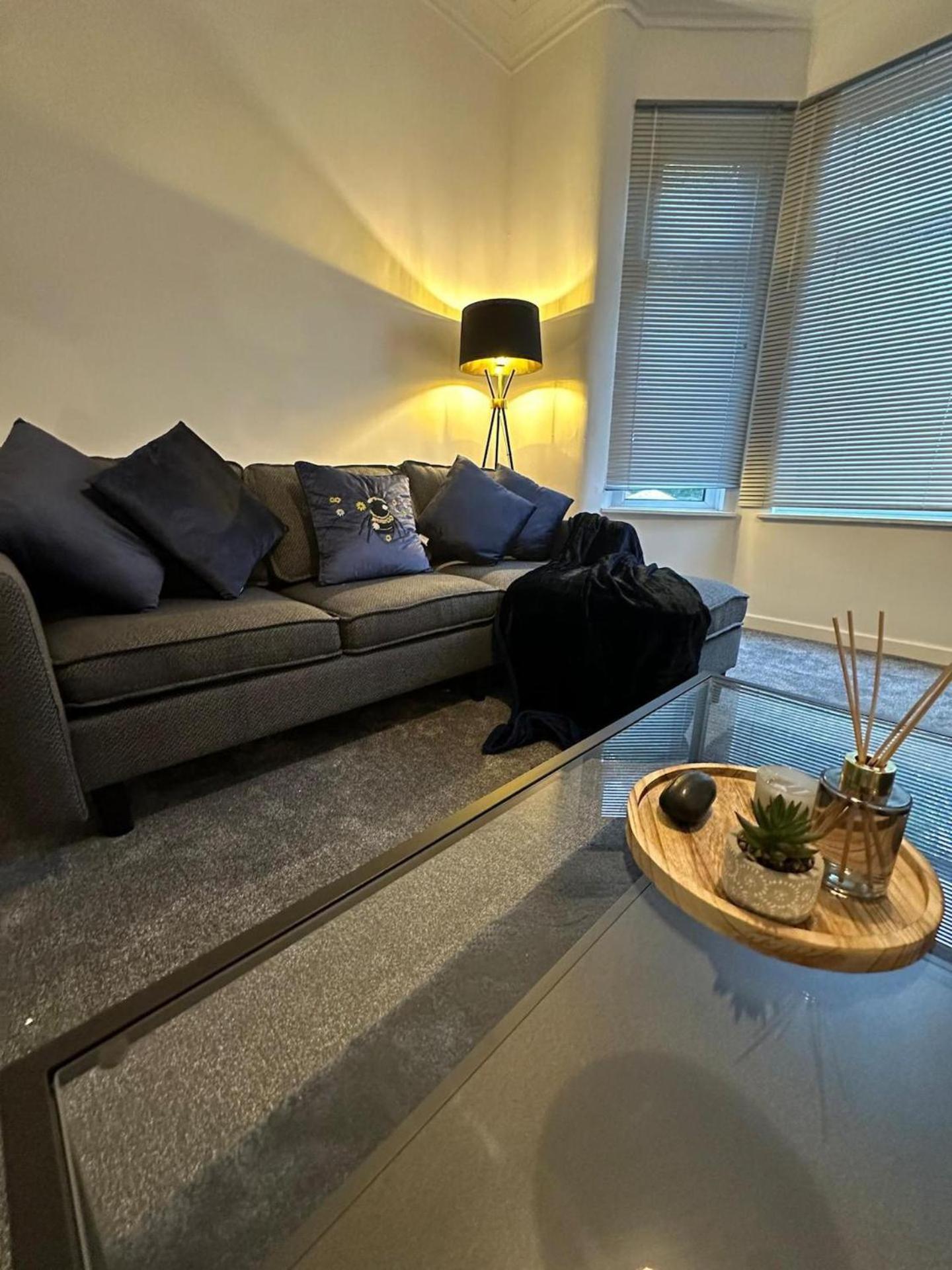 Cosy House Near Etihad And Coop Live Holiday home *