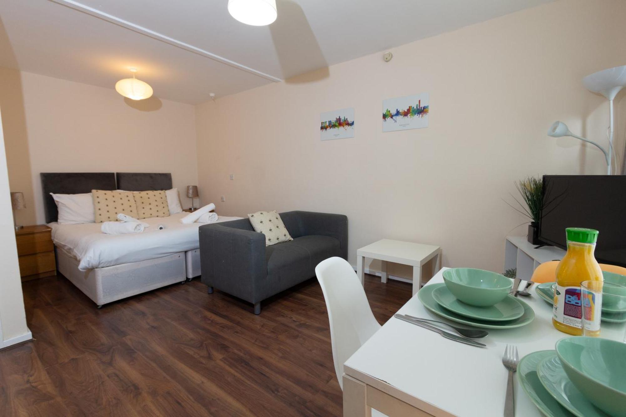 Apartment Cosy Stretford In A Prime Location *