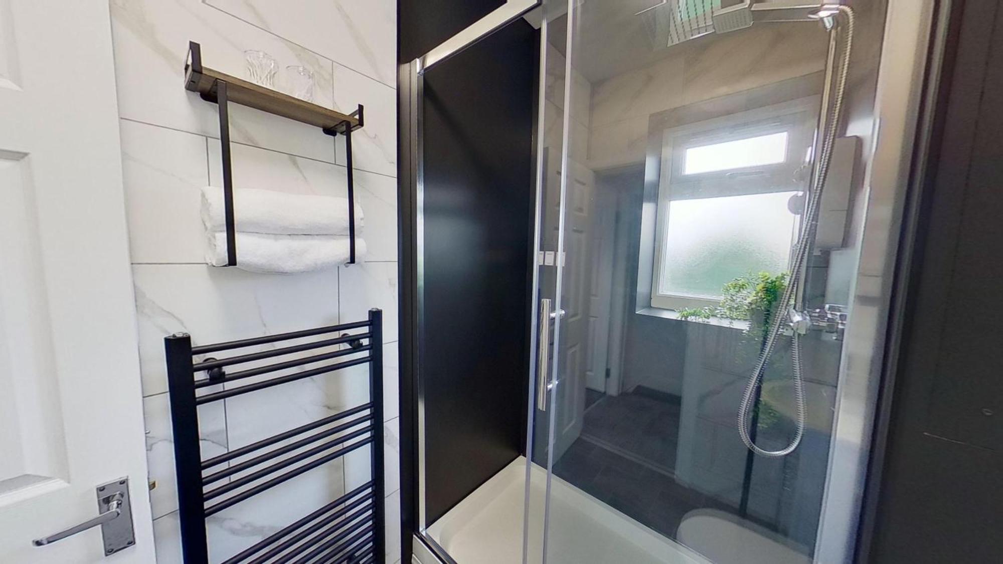 Vakantiehuis Salford-house-sleeps6-parking-garden-wifi Manchester