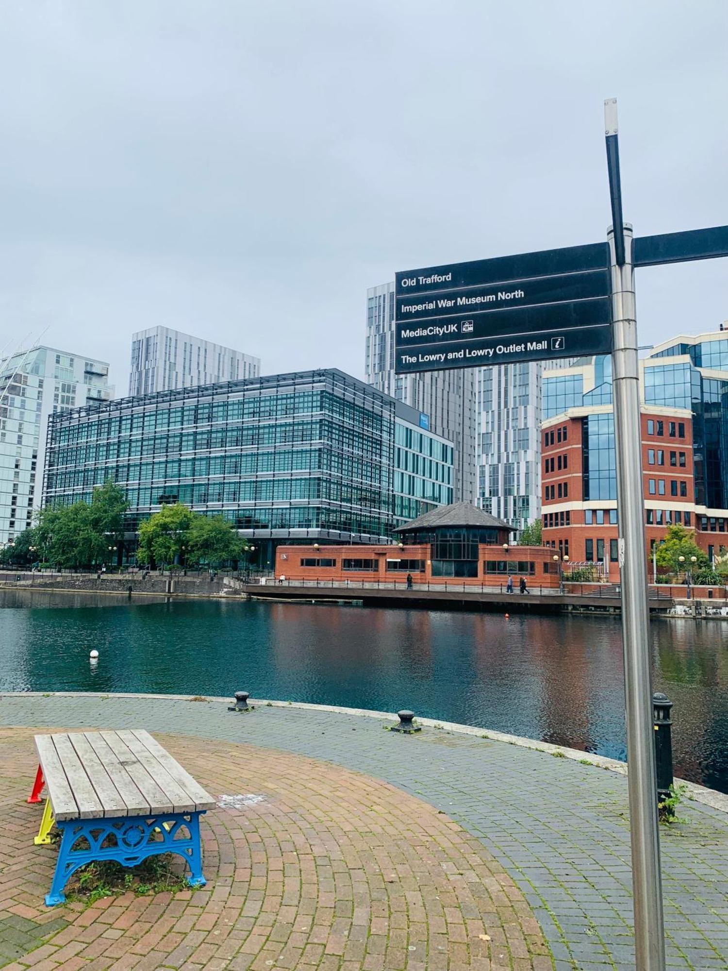 Great 2bed In Salford Quays With Water View *