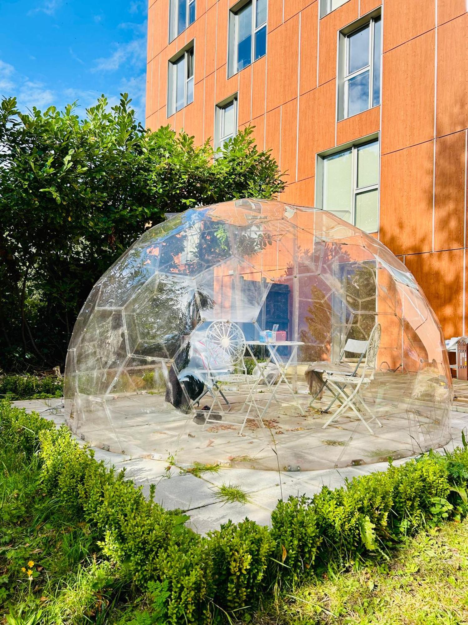 Private Garden With Geodome * Manchester