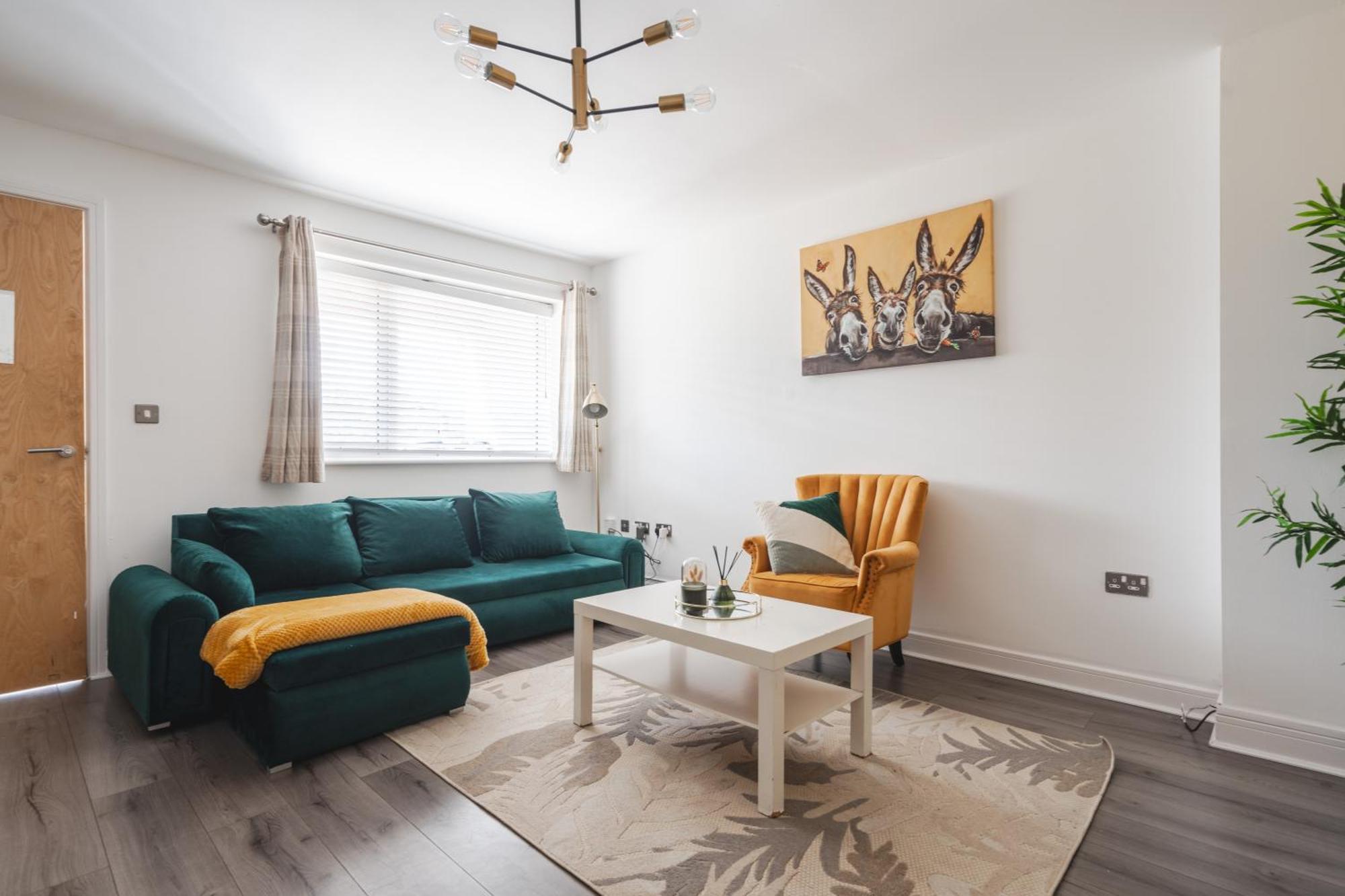 Etihad, & Coop Live - Free Parking - 10ppl Holiday home *
