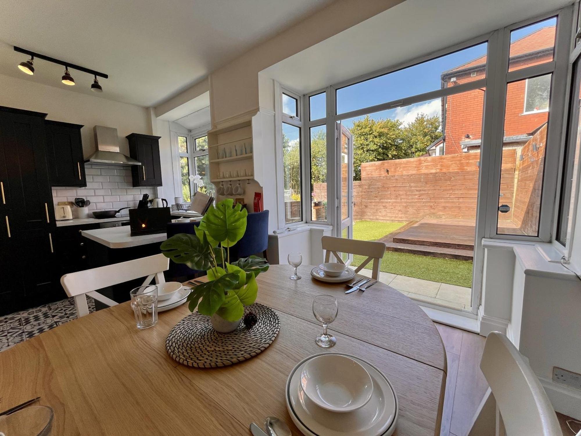 Stylish 3-bed In Prestwich With Free Parking *