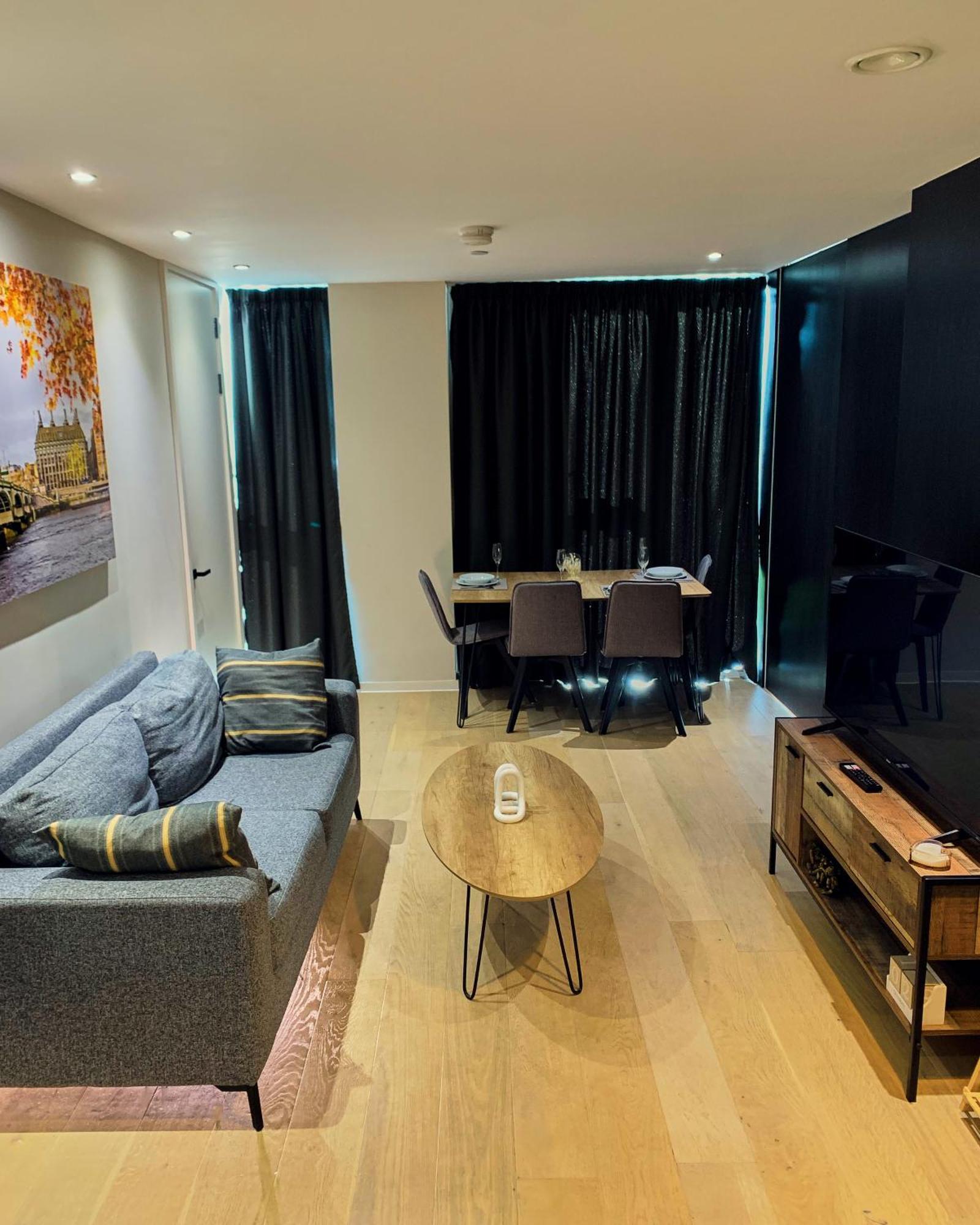 Sleek Haven Luxurious 2bed In Centre Apartment