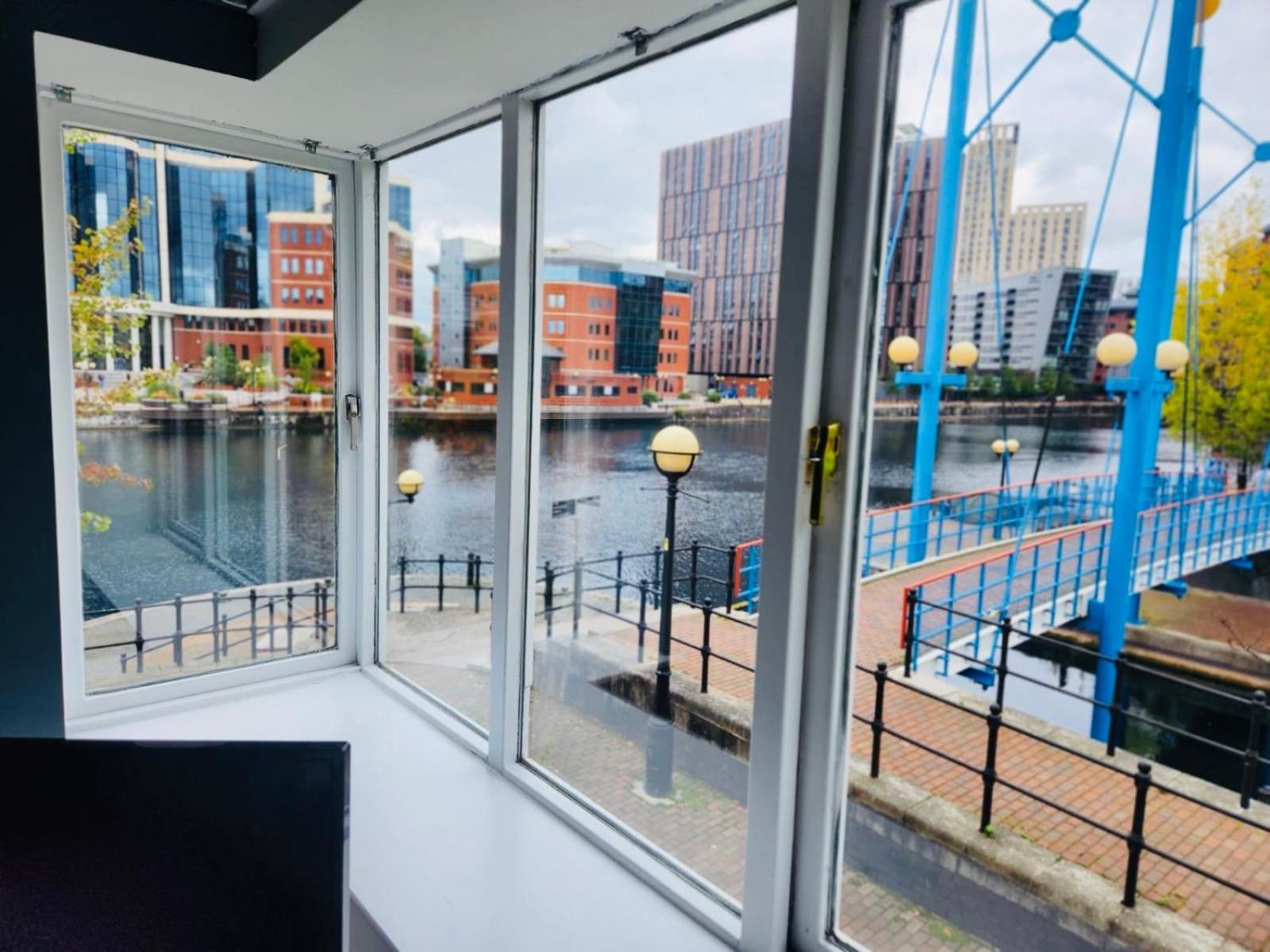Apartment Great 2bed In Salford Quays With Water View *