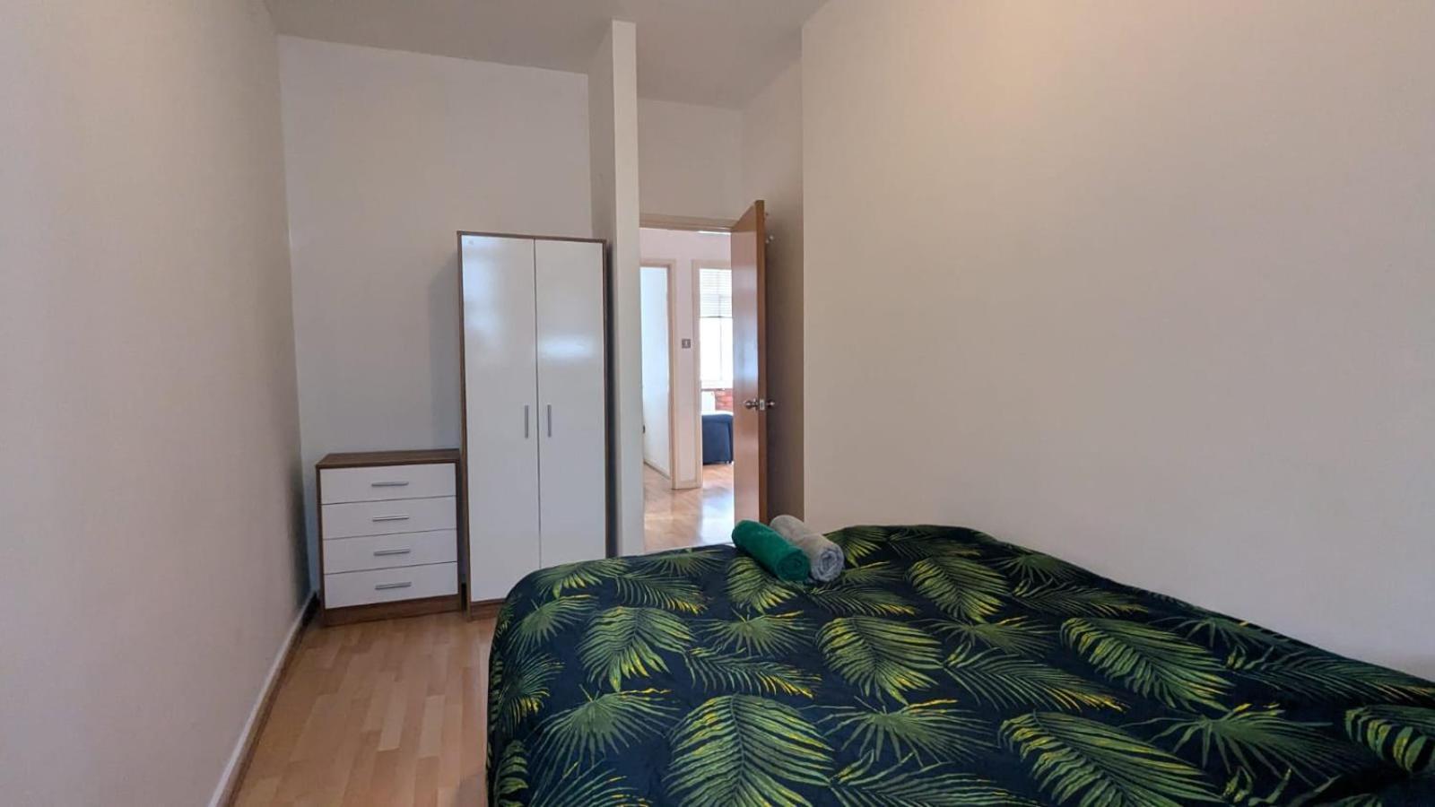 Apartment Spacious 2 Bed In Centre *
