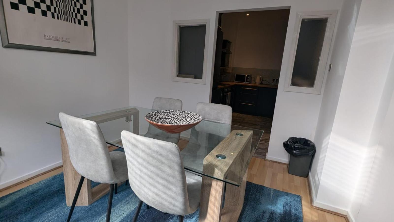 Apartment Spacious 2 Bed In Centre Manchester