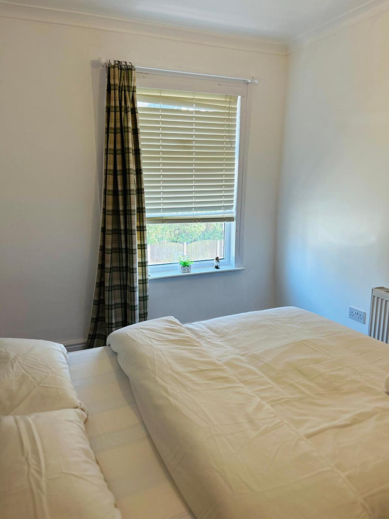 Charming Double Bed In New Moston * Manchester