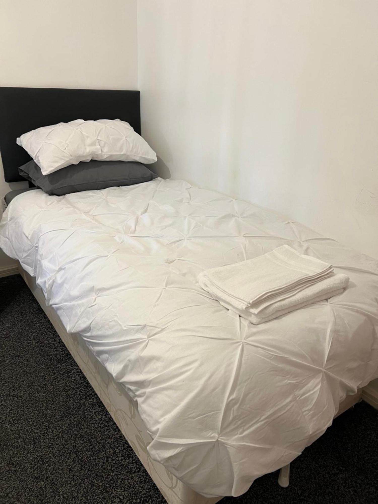 Apartment 2 Bed Townhouse, Sleeps 5, Close To Centre *