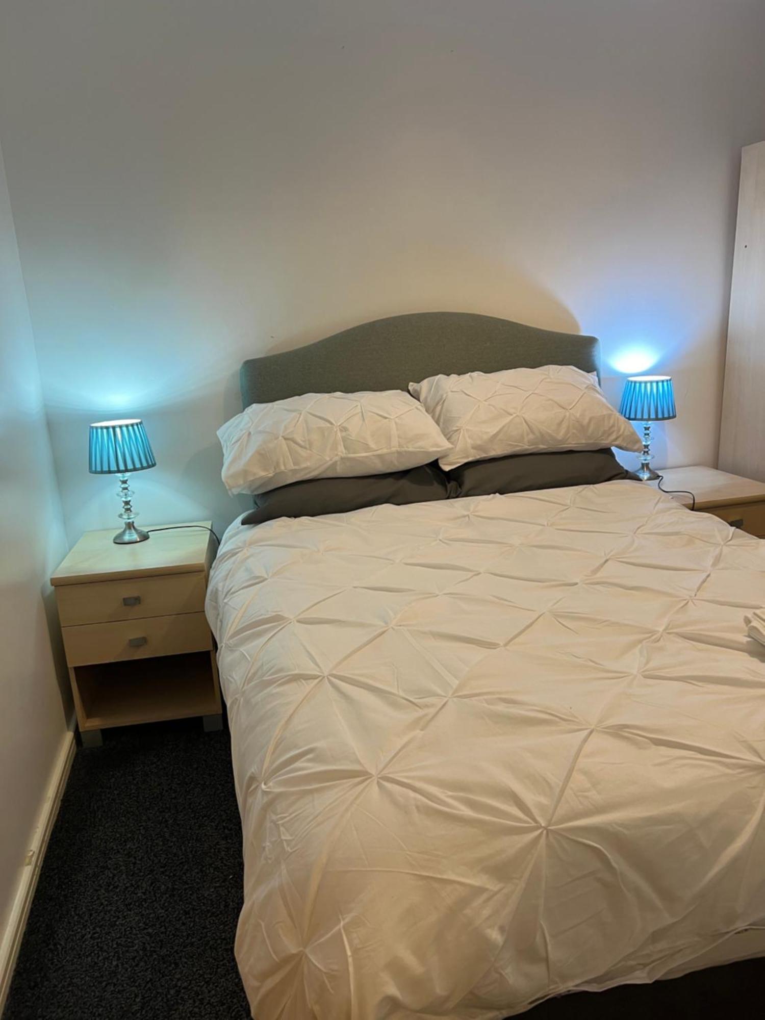Apartment 2 Bed Townhouse, Sleeps 5, Close To Centre *