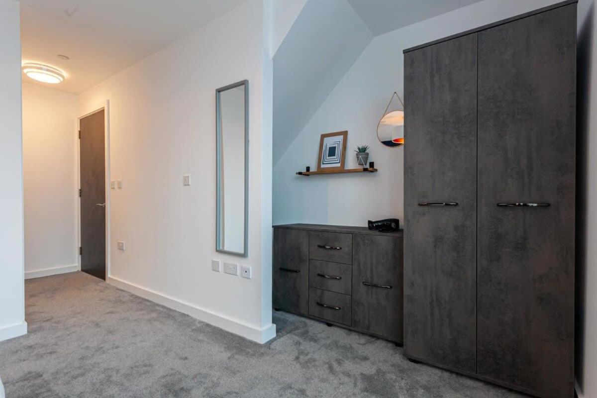 Modern 2 Bed 5min To Old Trafford *
