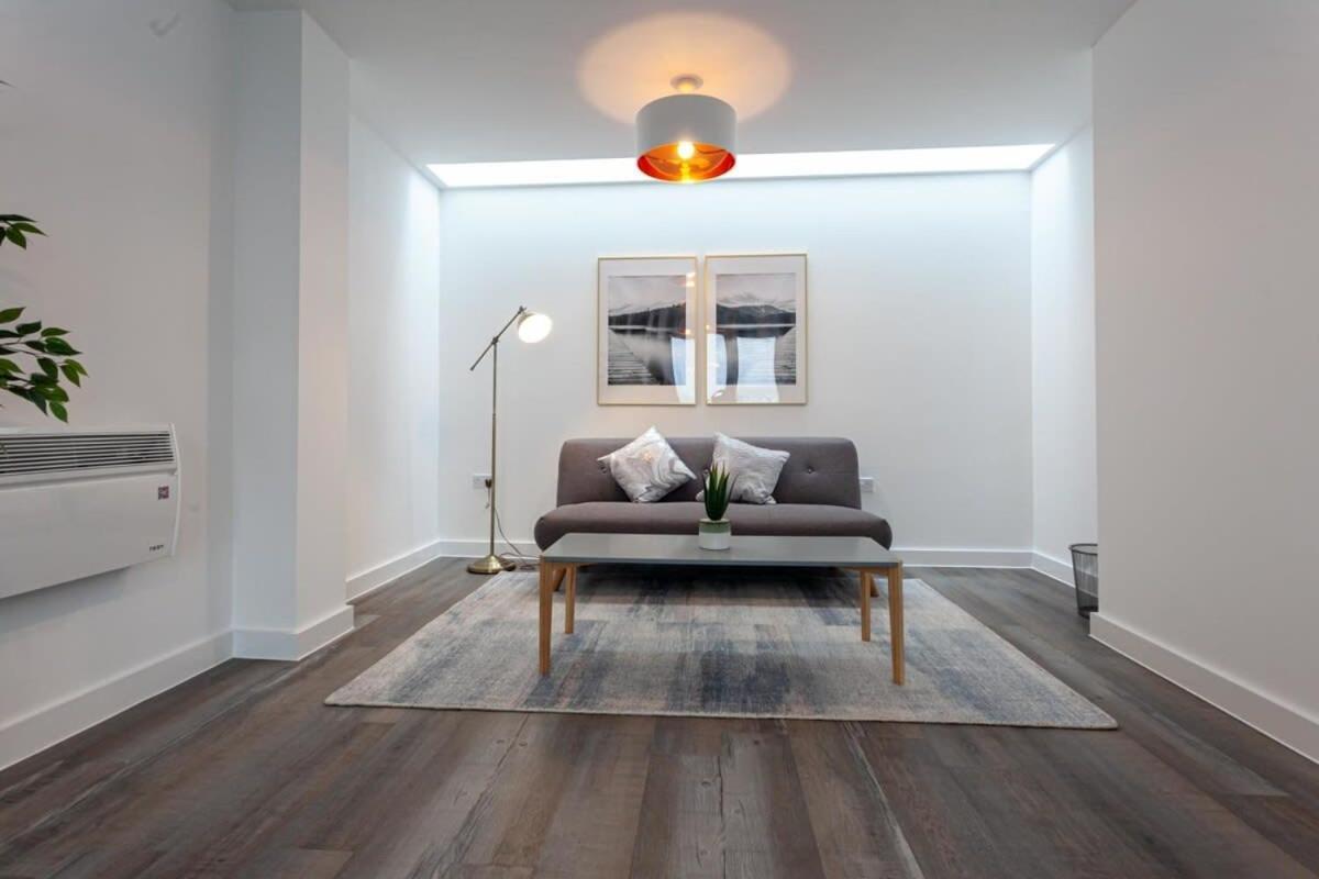 Modern 2 Bed 5min To Old Trafford Manchester