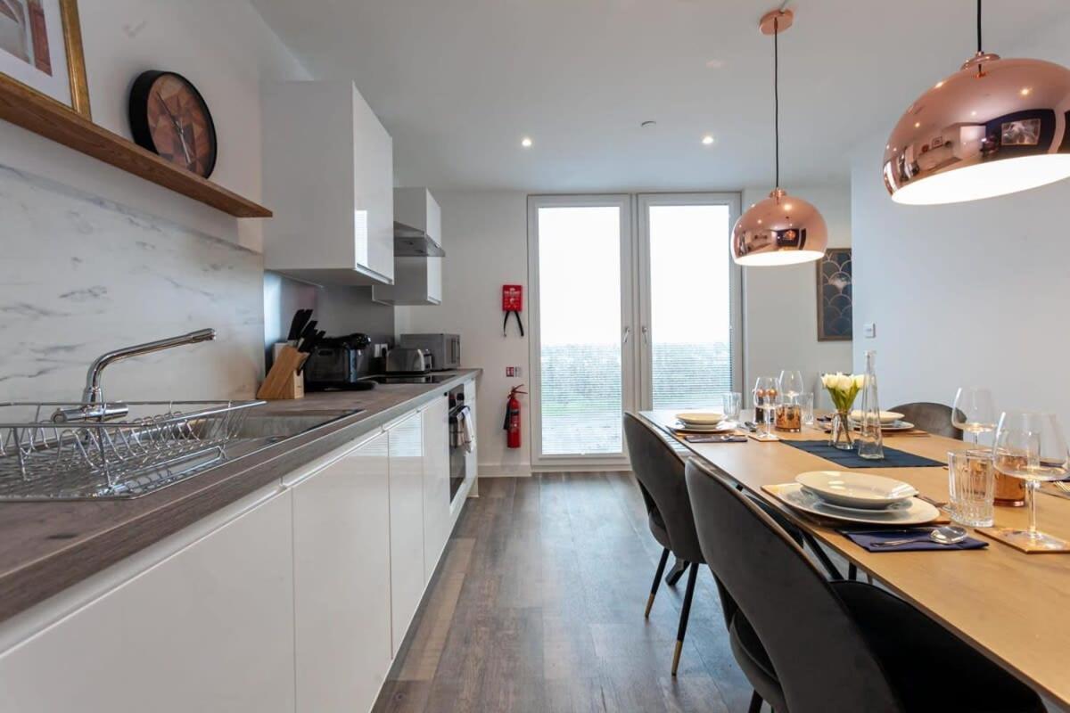 Modern 2 Bed 5min To Old Trafford * Manchester