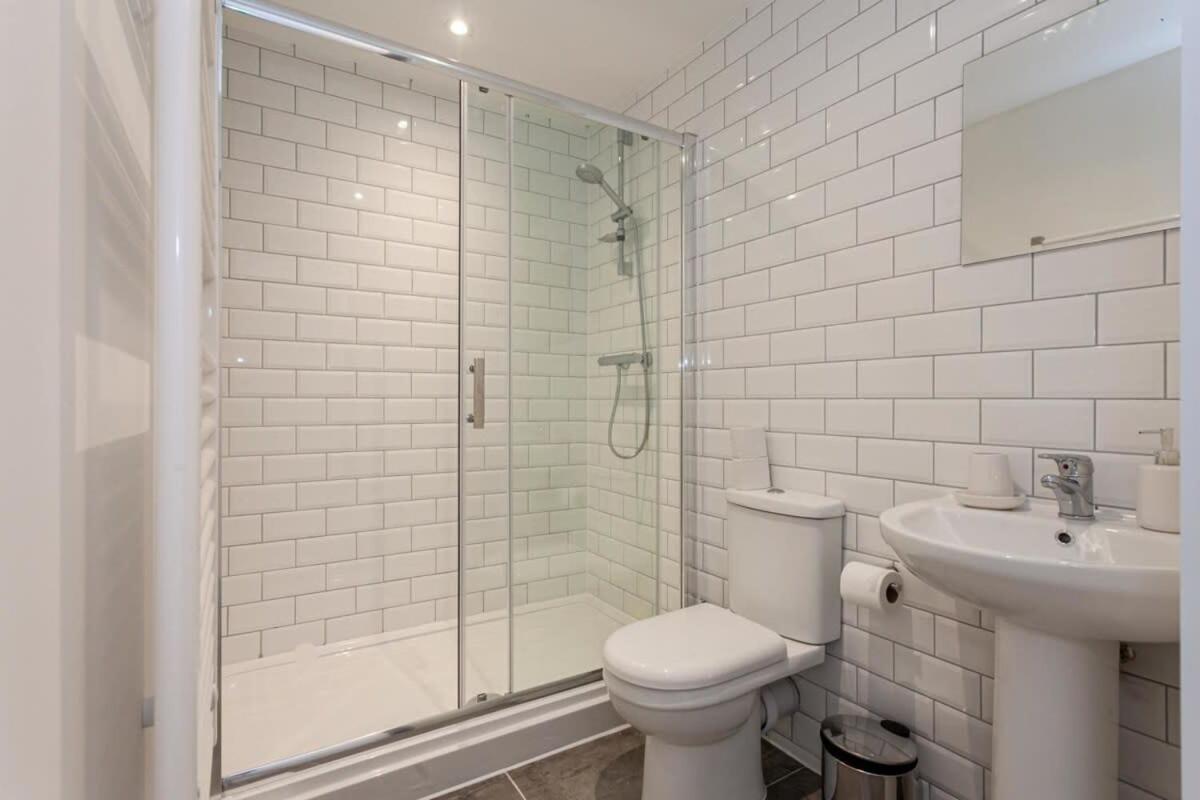Modern 2 Bed 5min To Old Trafford *