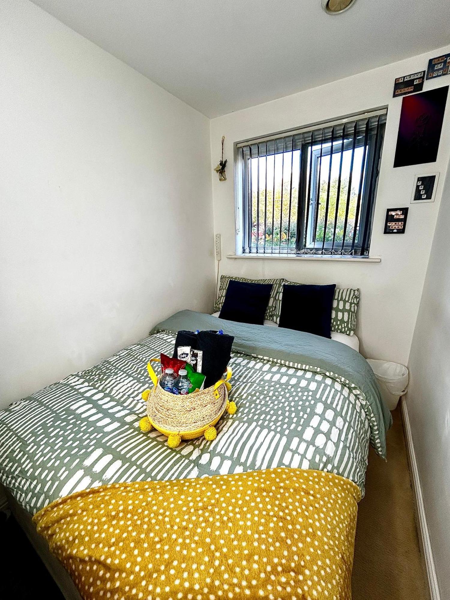 Apartment Cozy Private With Private Bathroom & Free Parking In Salford! Manchester