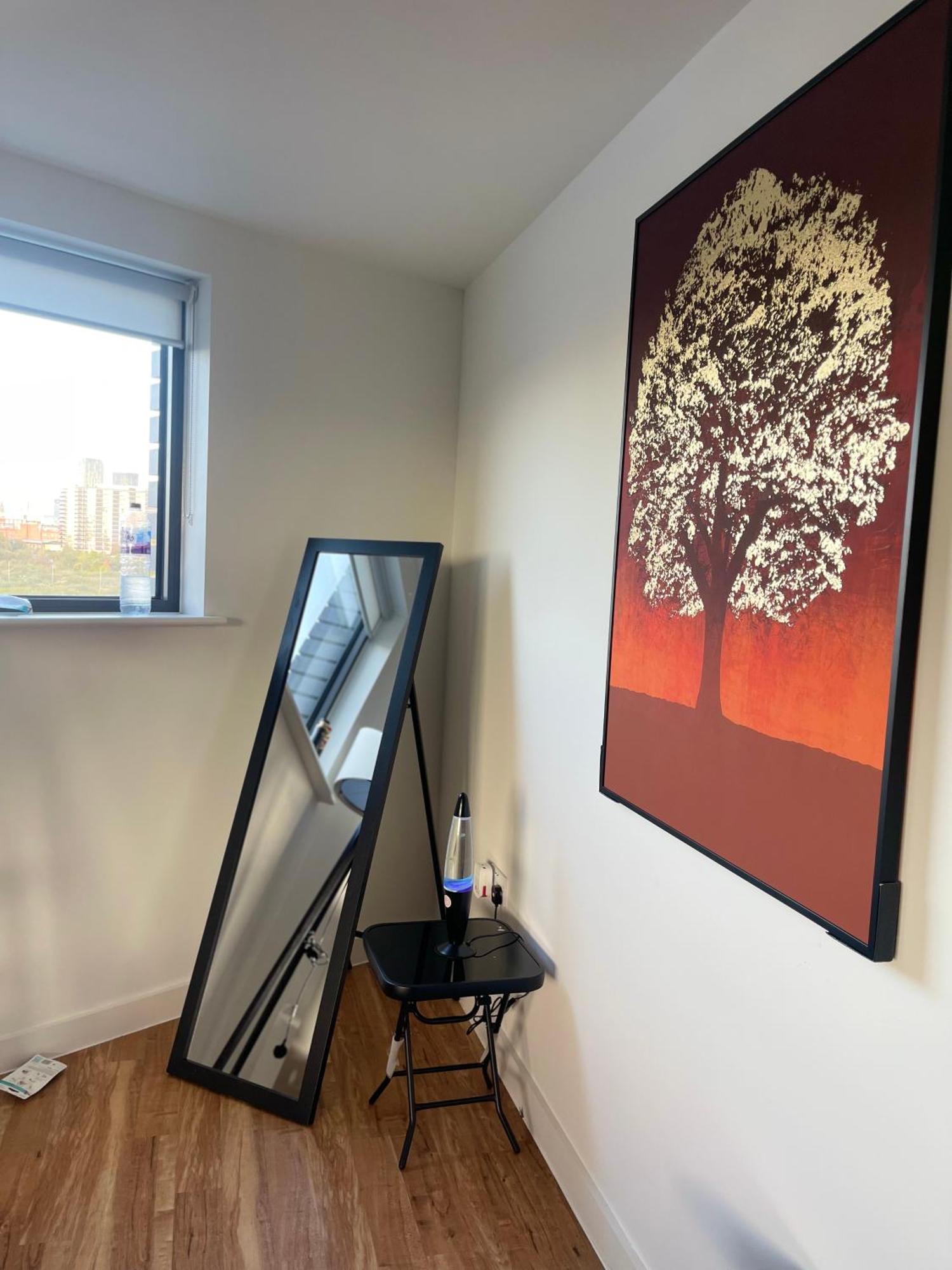 Deluxe 2 Bed En-suite Flat