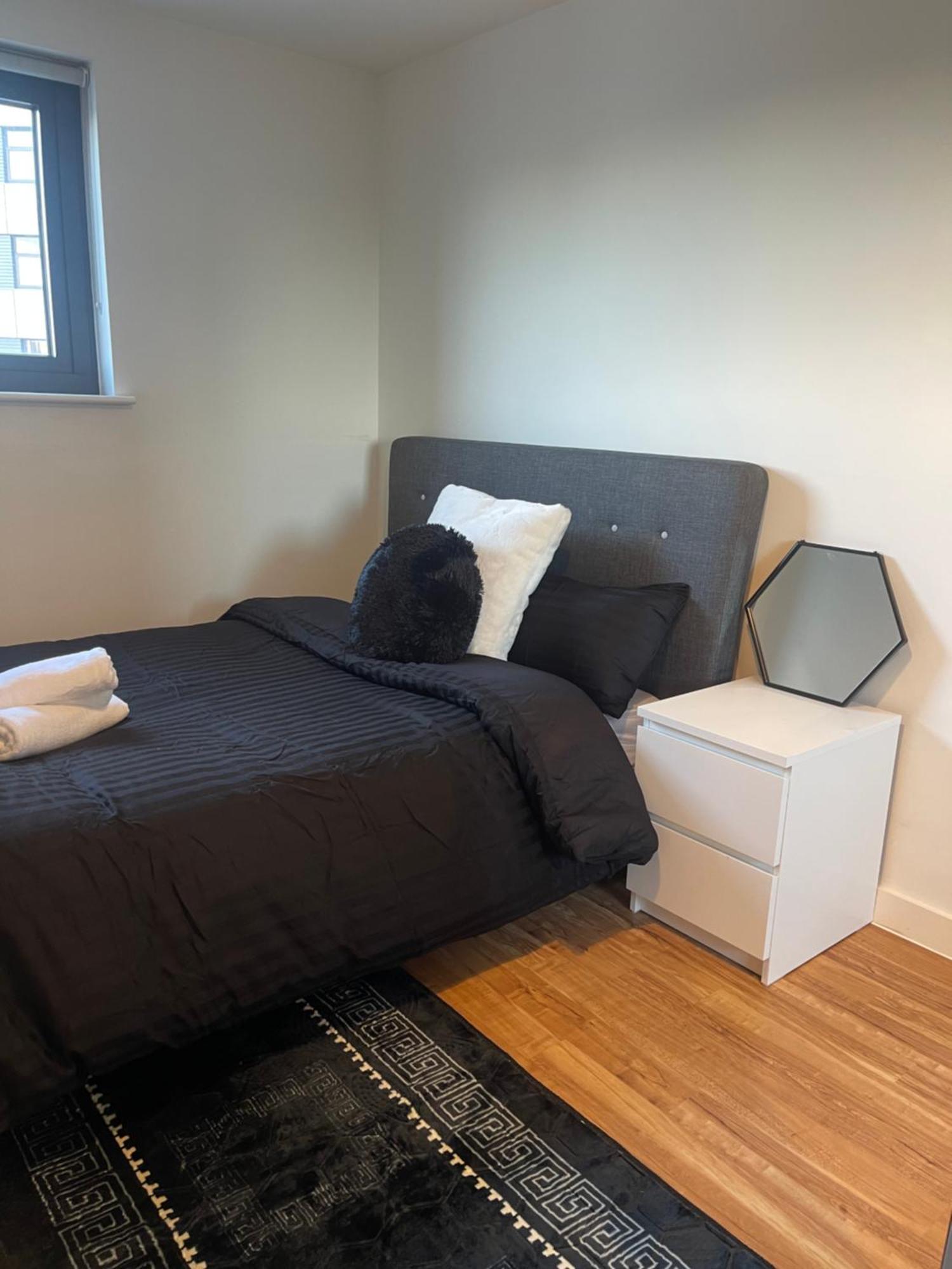 Apartment Deluxe 2 Bed En-suite Flat Manchester