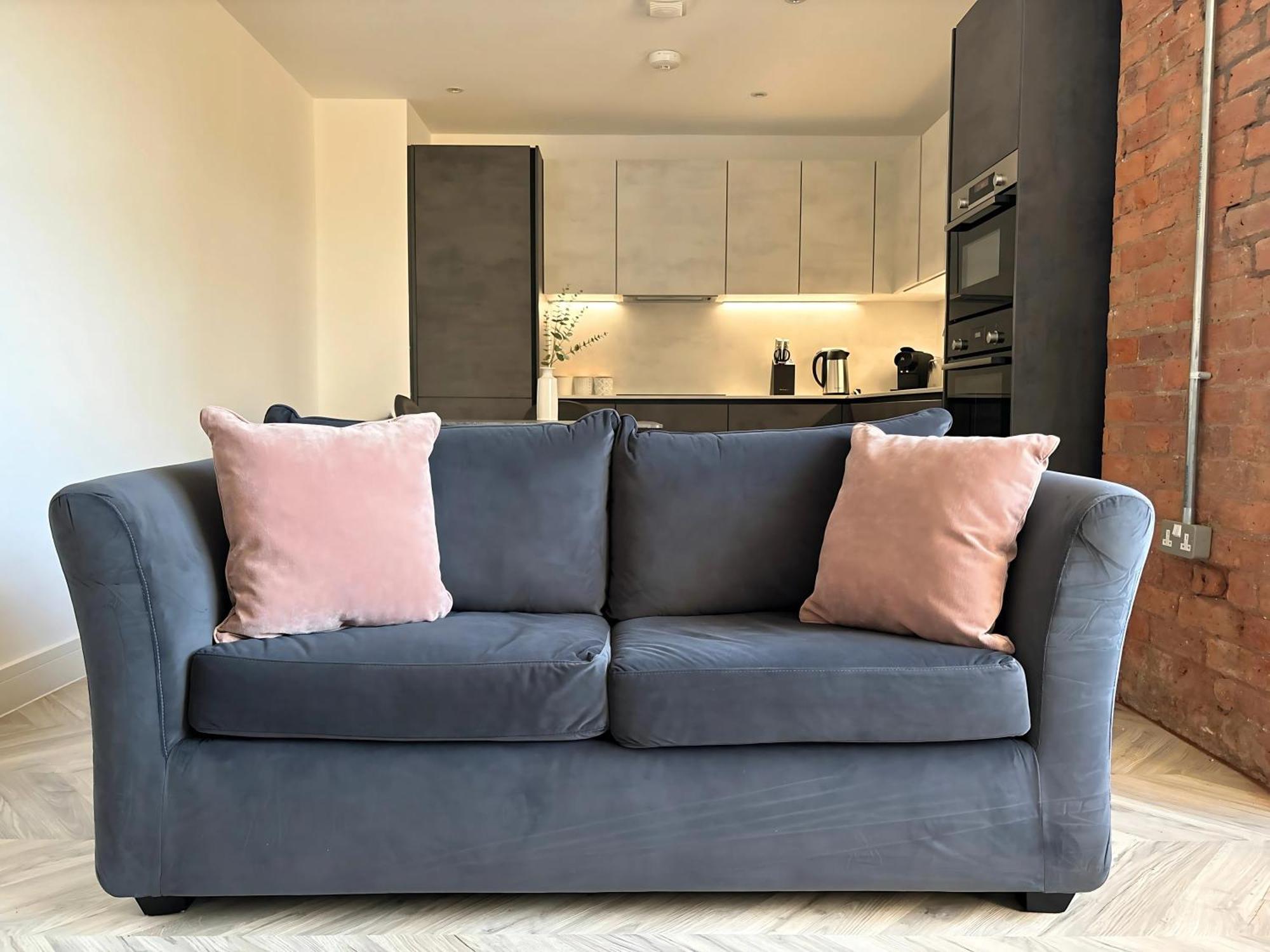 Apt, Free Parking, Business, Couples & Families