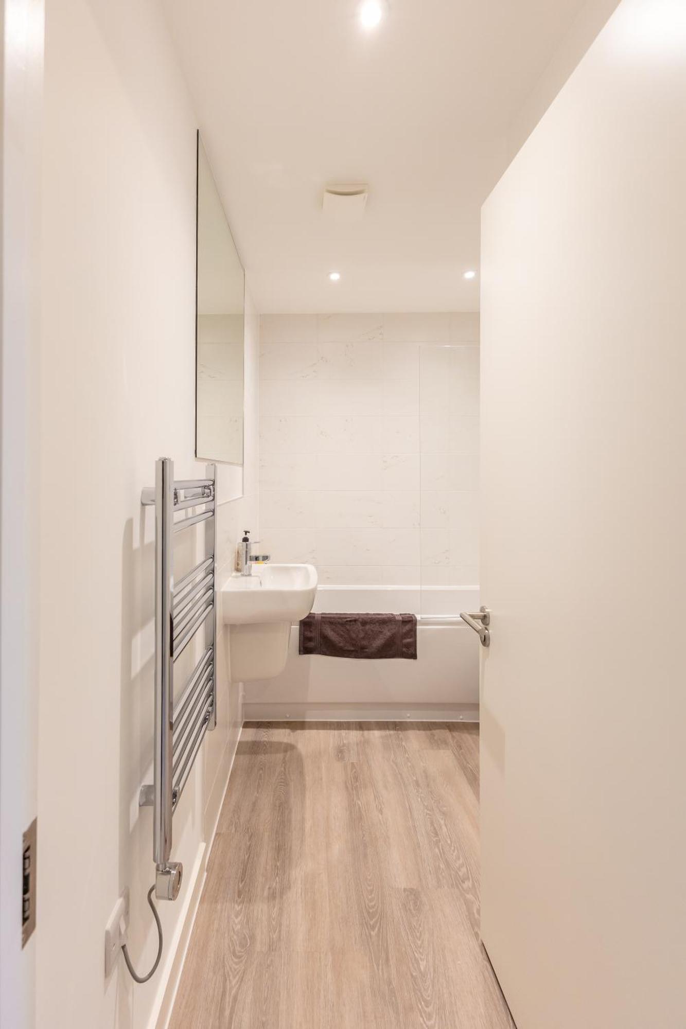 Stunning Modern 3 Bedroom Townhouse - Perfect Getaway *