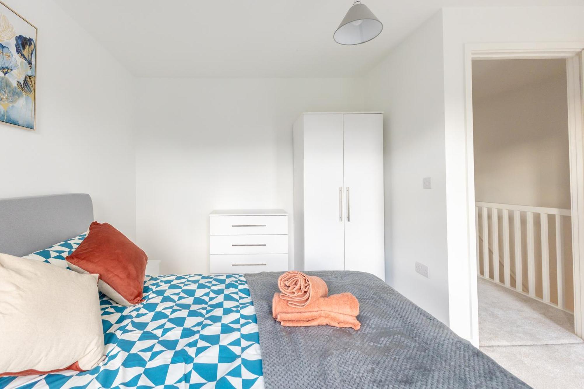 Stunning Modern 3 Bedroom Townhouse - Perfect Getaway