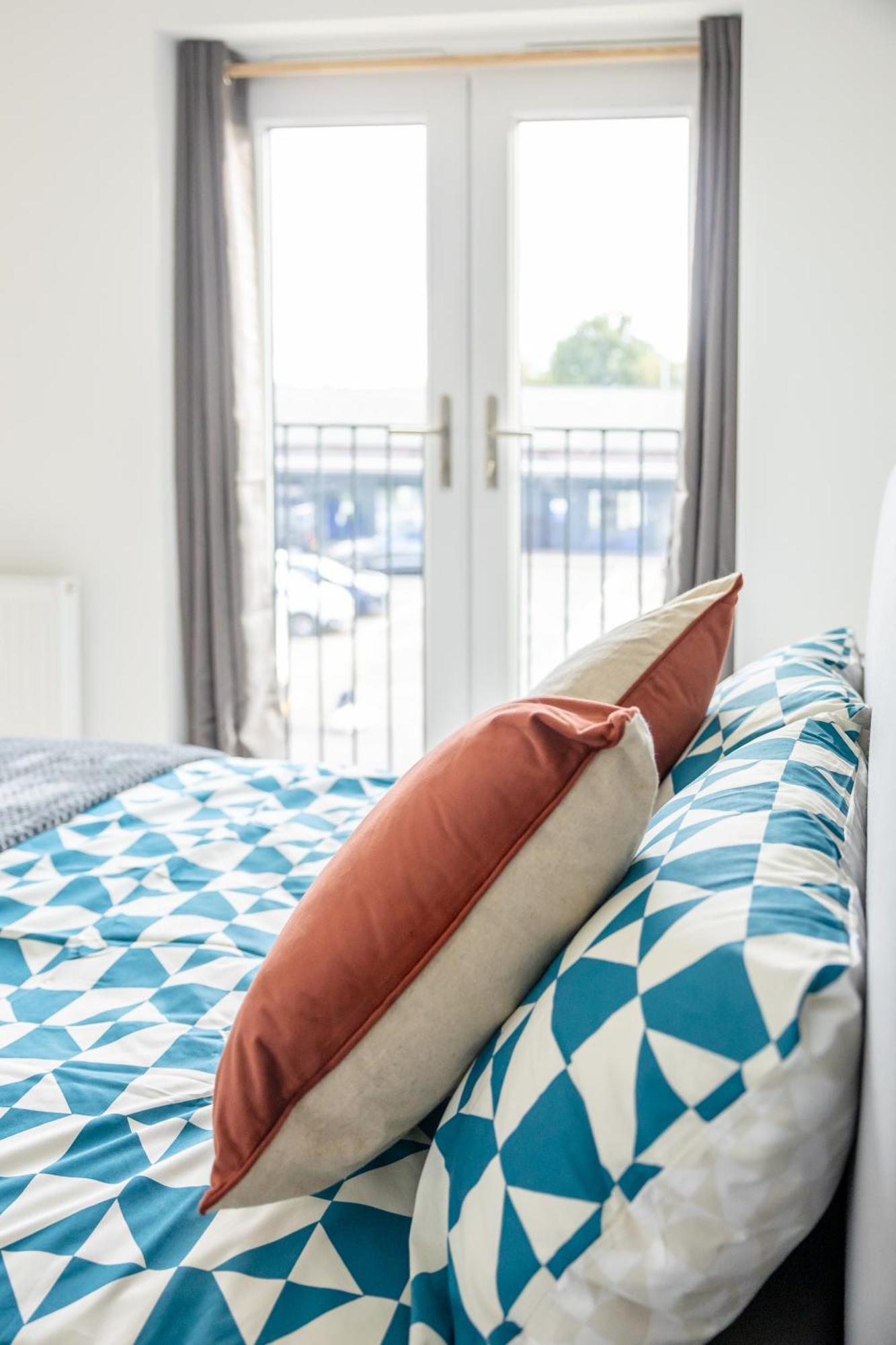 Stunning Modern 3 Bedroom Townhouse - Perfect Getaway Holiday home