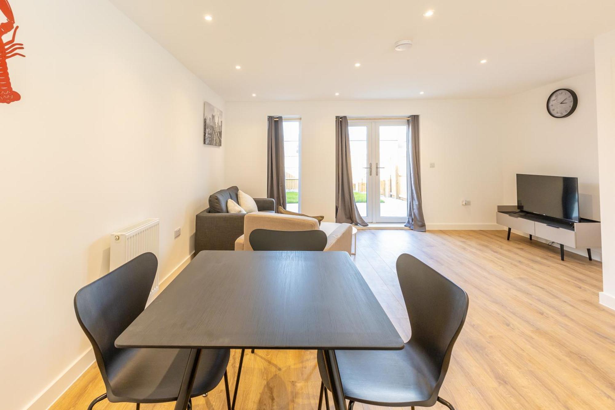 Holiday home Stunning Modern 3 Bedroom Townhouse - Perfect Getaway *