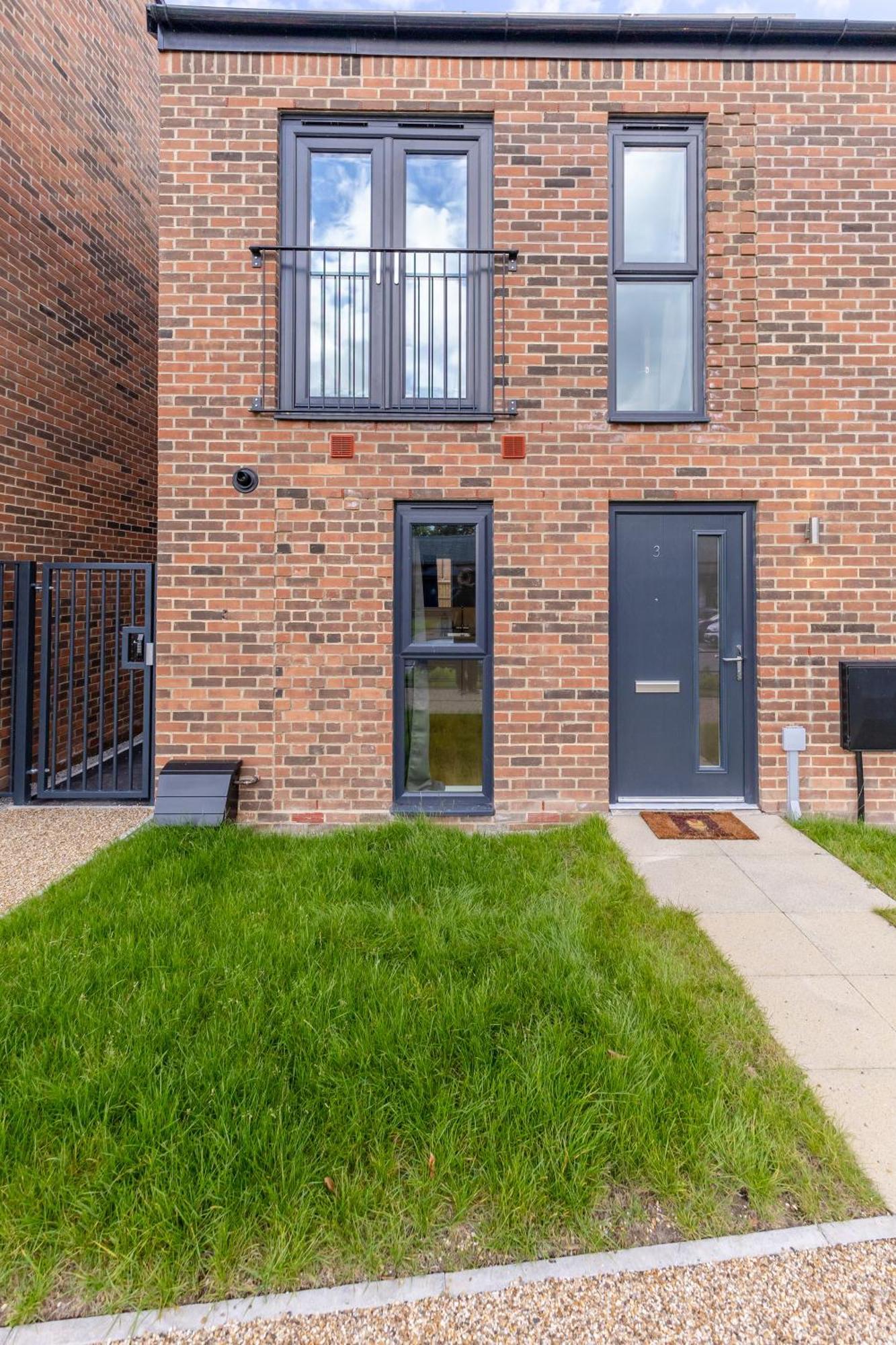 Stunning Modern 3 Bedroom Townhouse - Perfect Getaway * Manchester