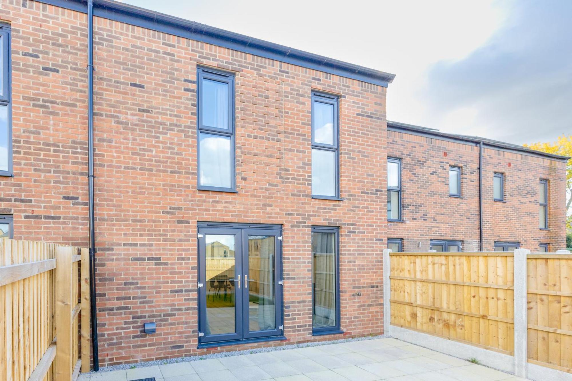 Stunning Modern 3 Bedroom Townhouse - Perfect Getaway