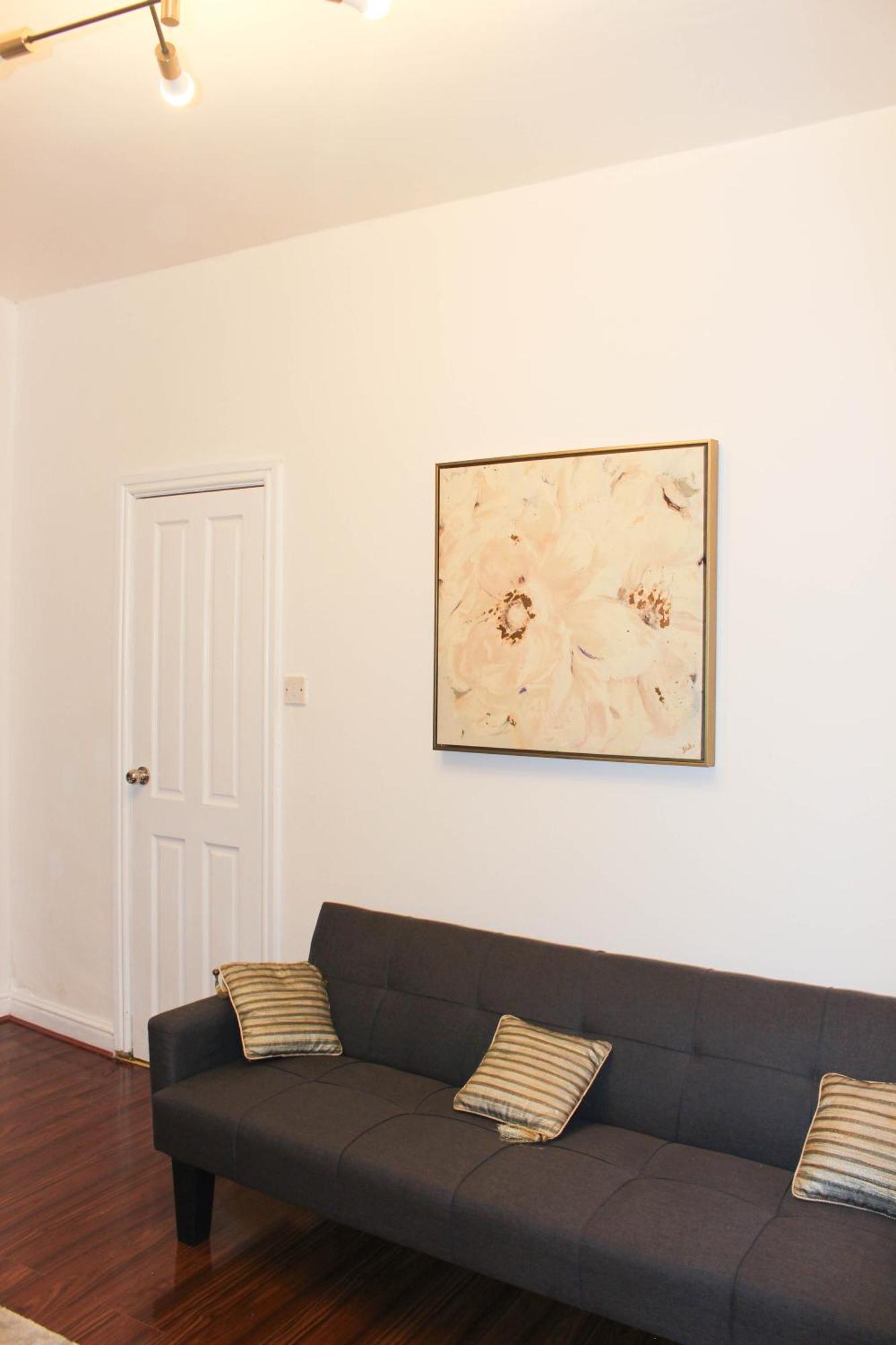 Apartment 2 Min Walk Etihad Stadium & Coop Arena - 3br, Free Parking *