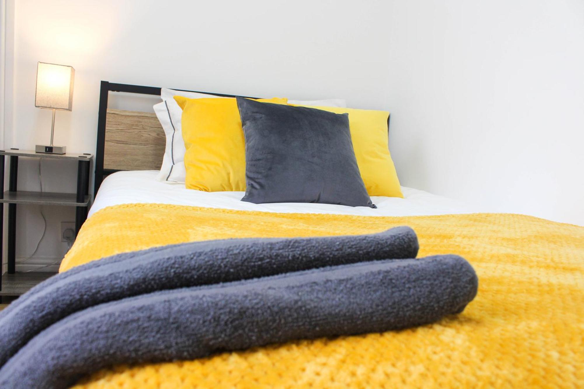 2 Min Walk Etihad Stadium & Coop Arena - 3br, Free Parking Apartment Manchester