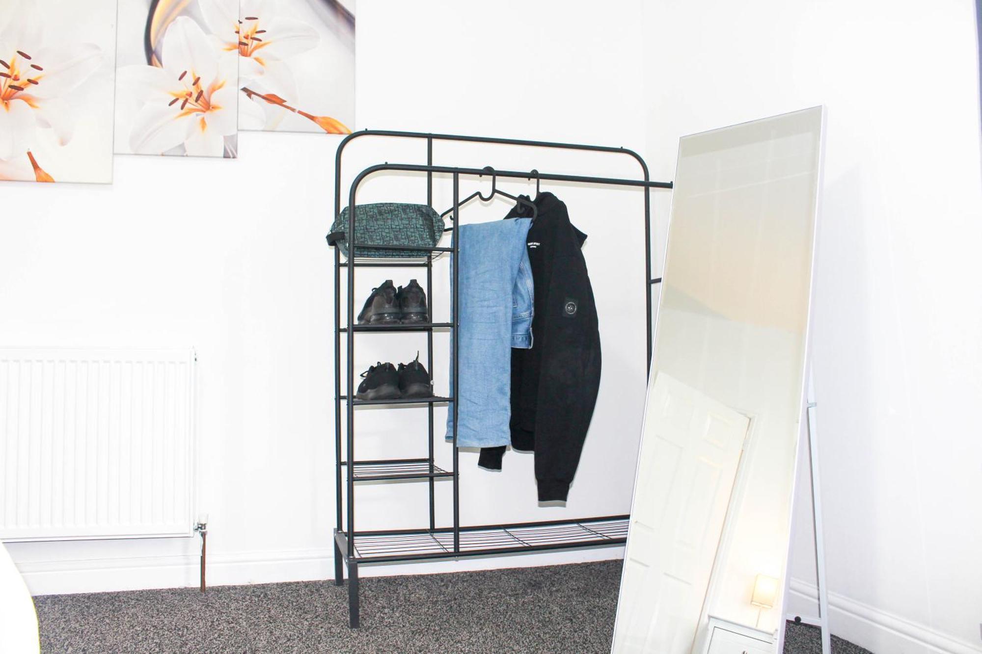 2 Min Walk Etihad Stadium & Coop Arena - 3br, Free Parking *