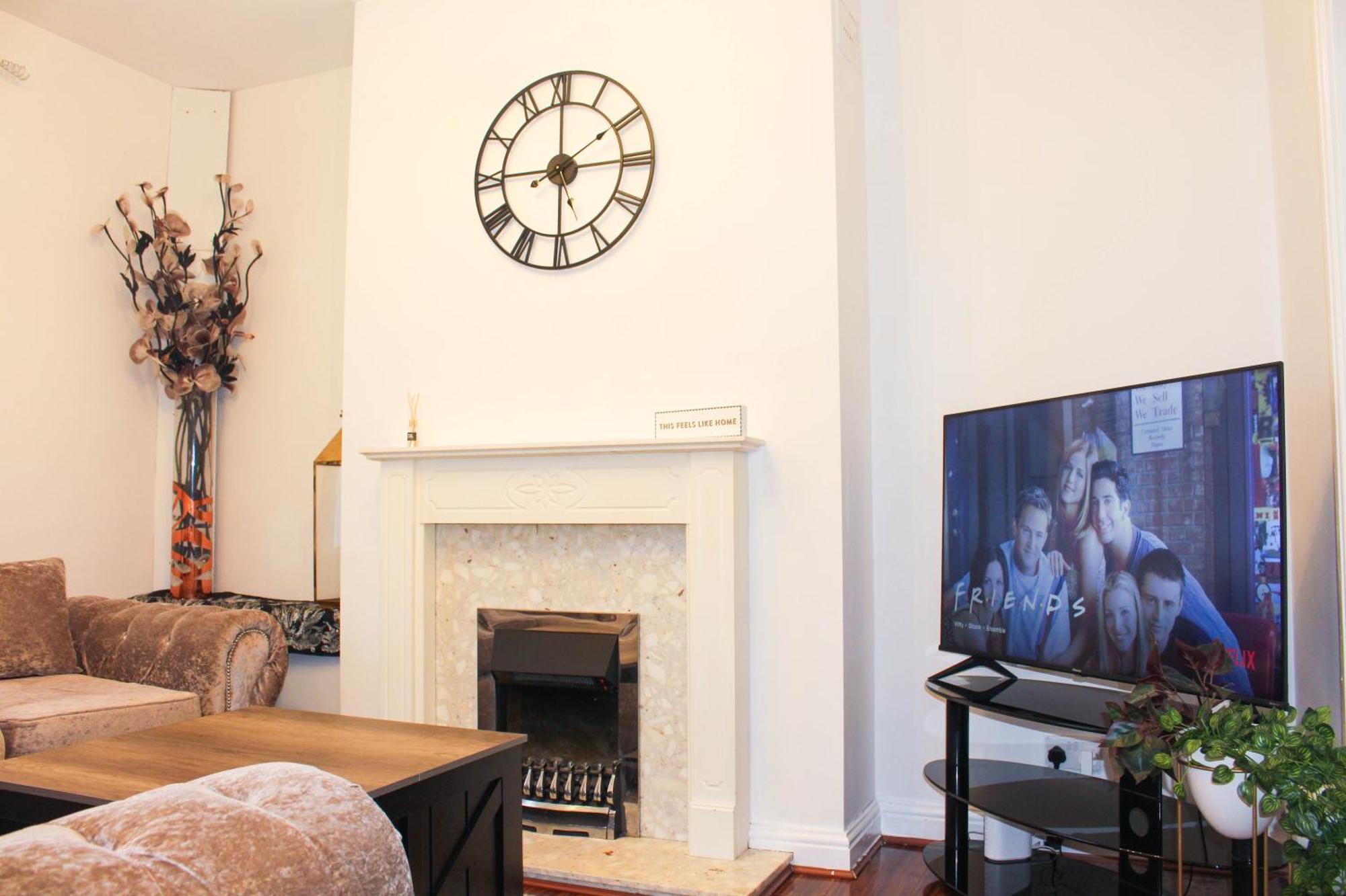 2 Min Walk Etihad Stadium & Coop Arena - 3br, Free Parking