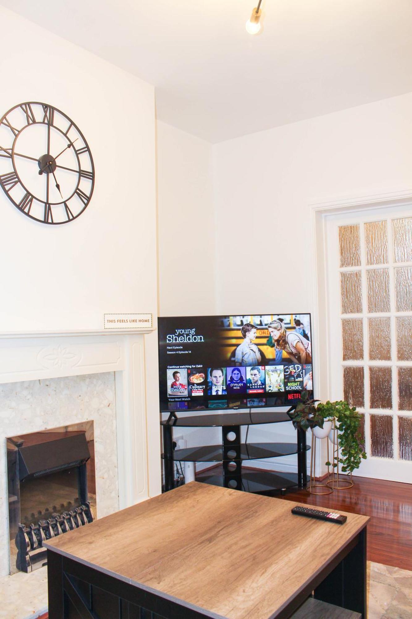 2 Min Walk Etihad Stadium & Coop Arena - 3br, Free Parking Apartment Manchester