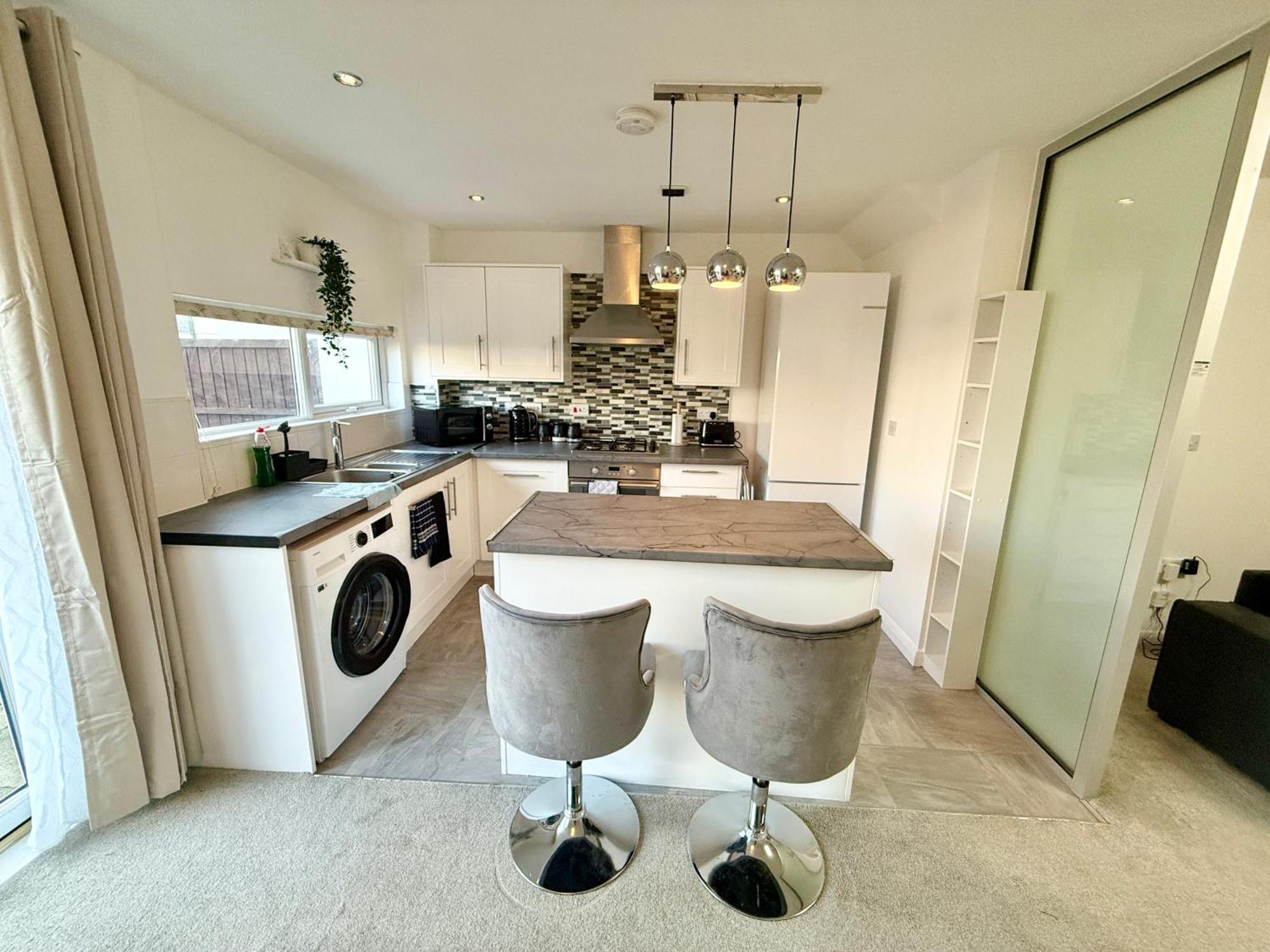 3 Bedroom House With Free Parking Holiday home *