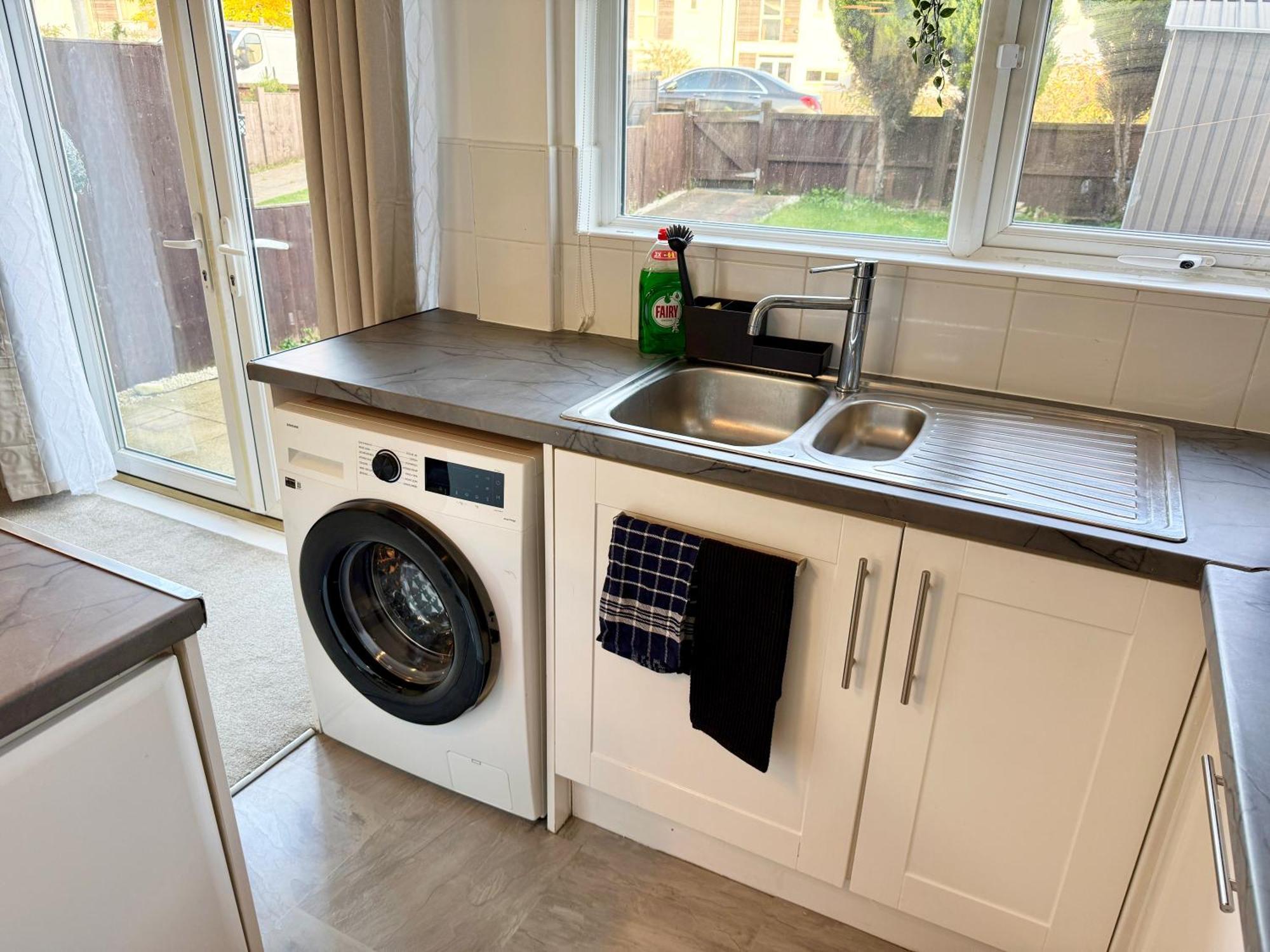 Vakantiehuis 3 Bedroom House With Free Parking *