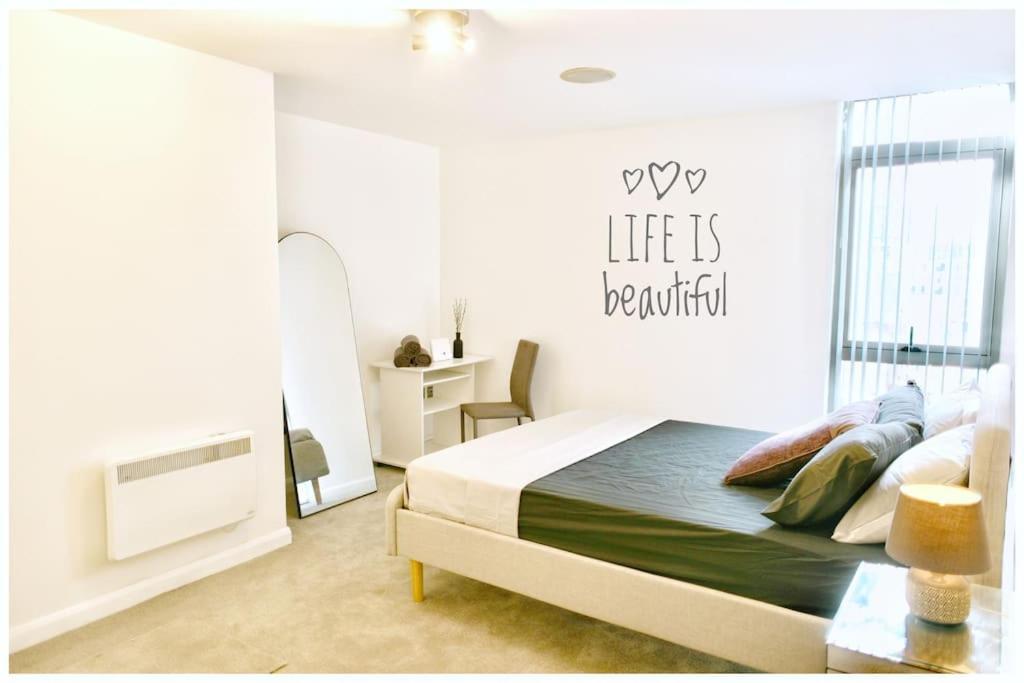 Modern Centre Apartment