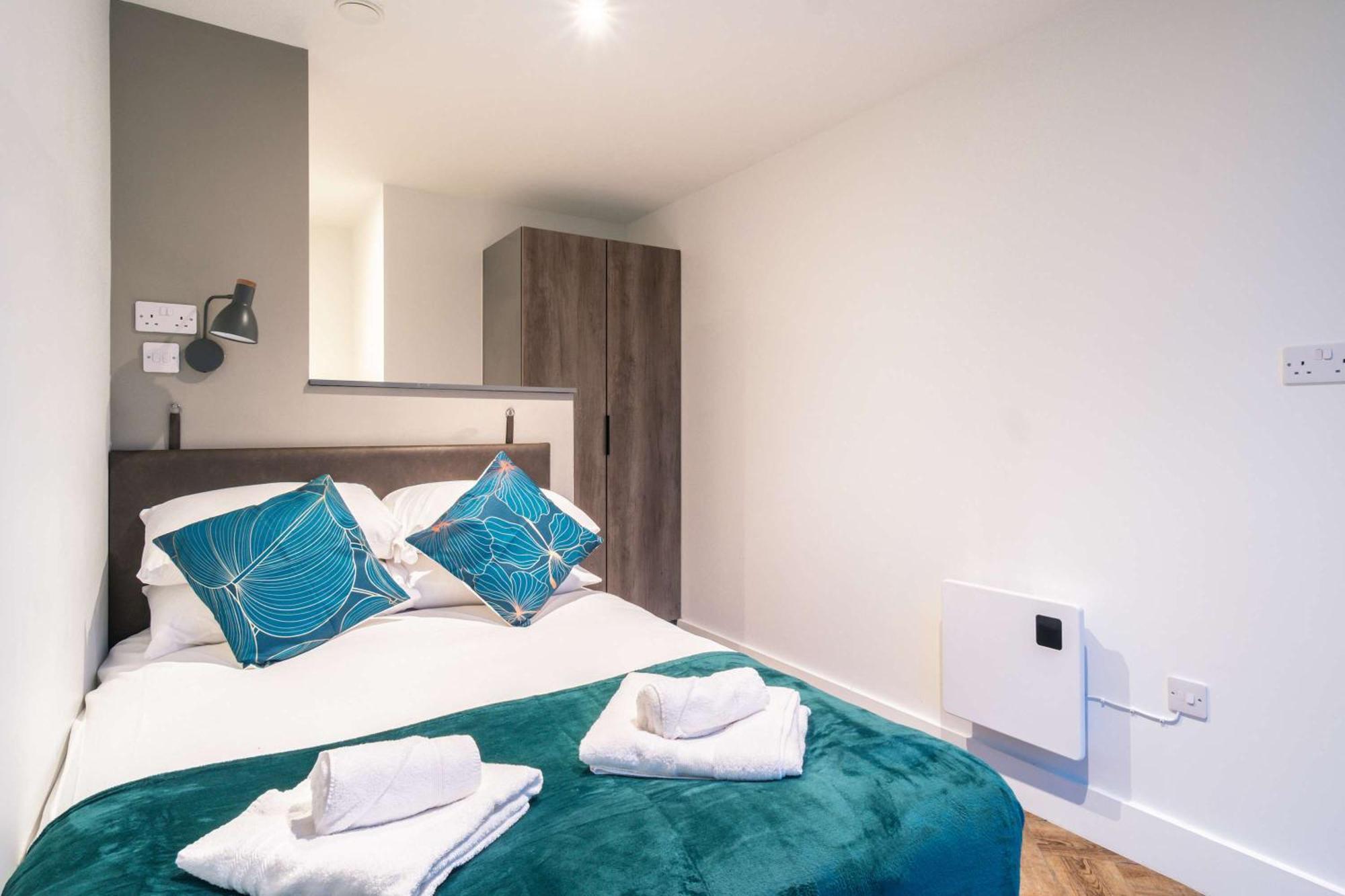 Stunning 2 Bedroom In Centre Appartement *