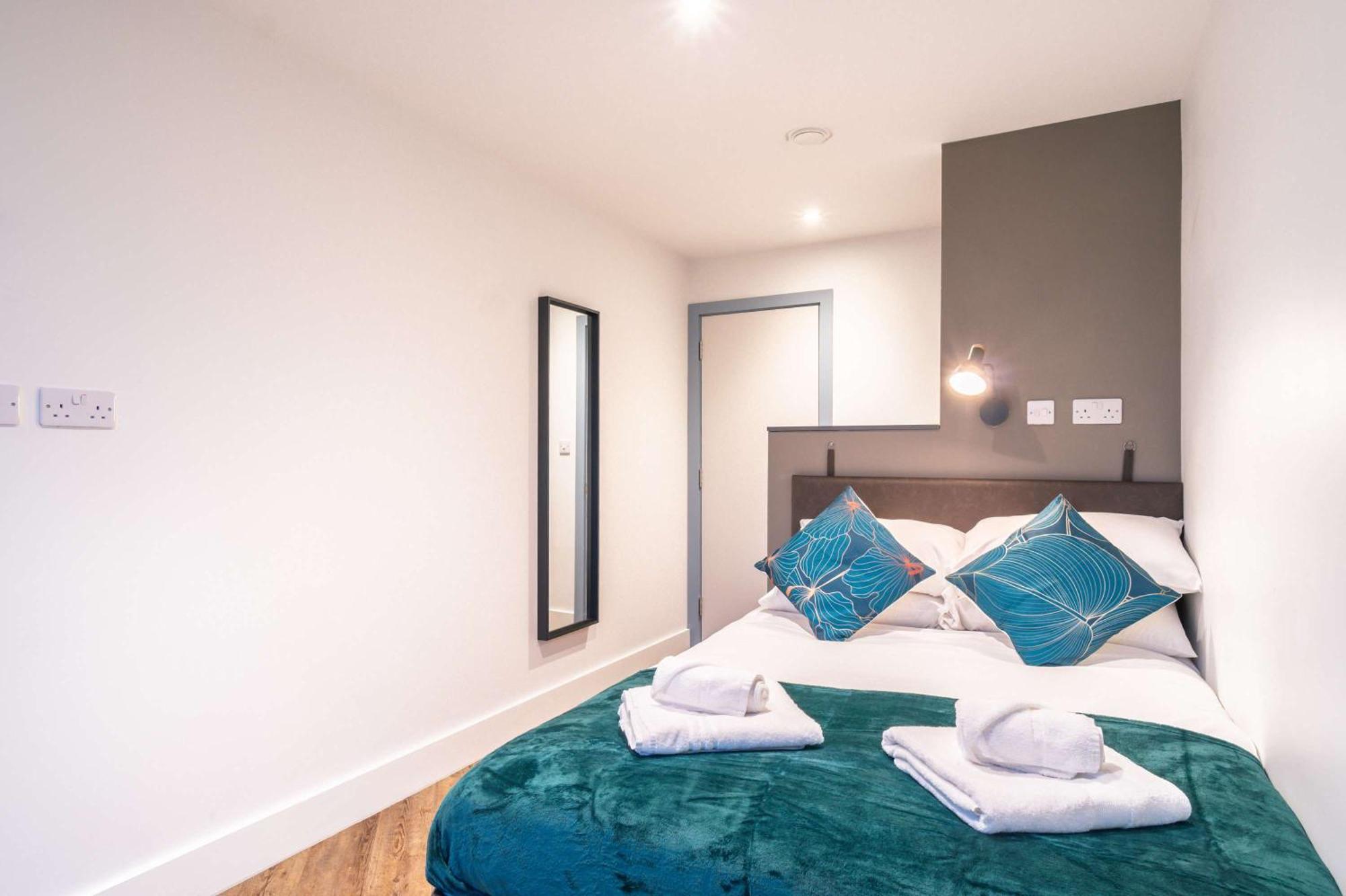 Stunning 2 Bedroom In Centre Appartement *