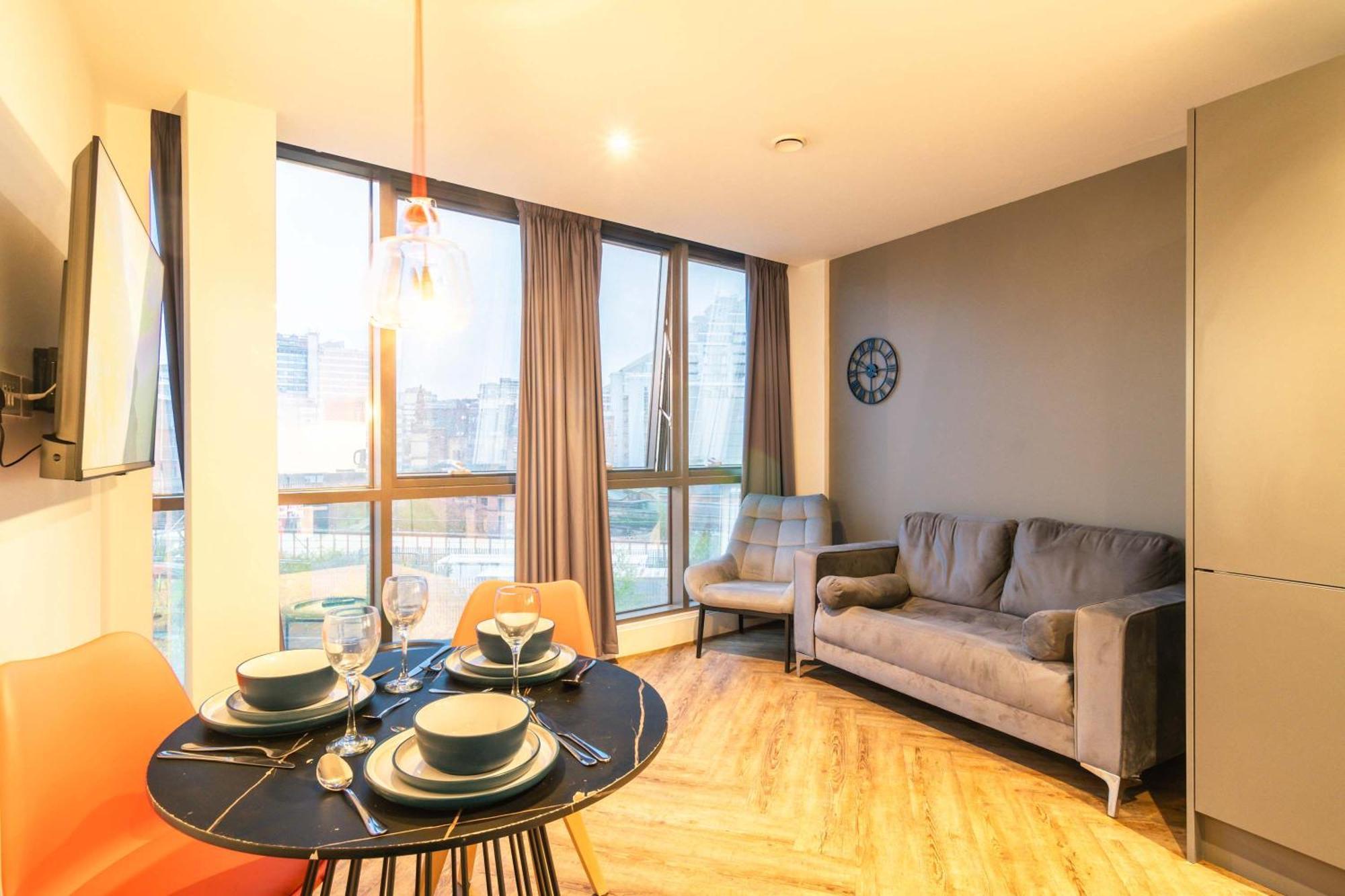 Stunning 2 Bedroom In Centre Appartement *
