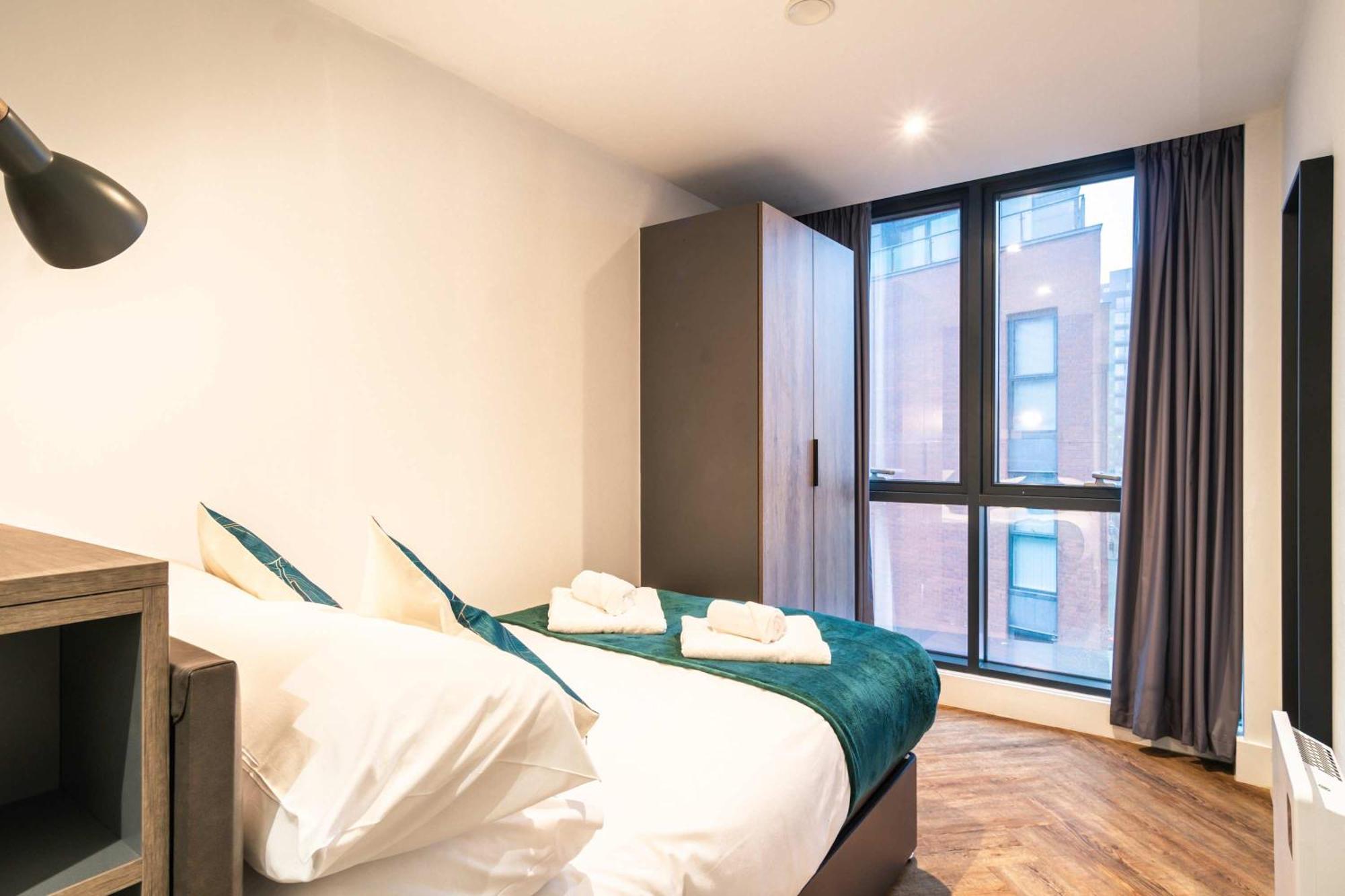 Apartment Stylish 2 Bedroom In