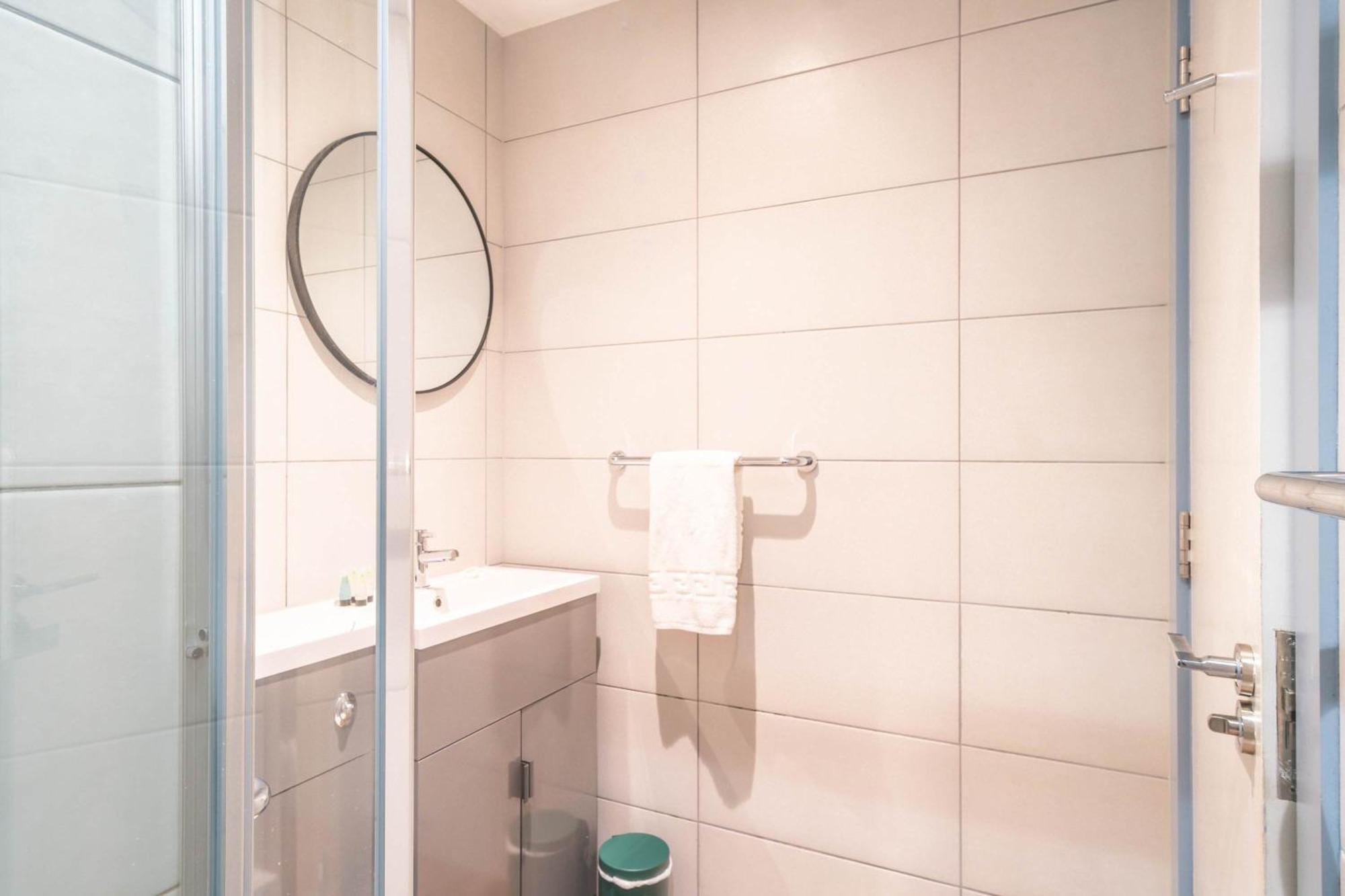 Stylish 2 Bedroom In Apartment Manchester