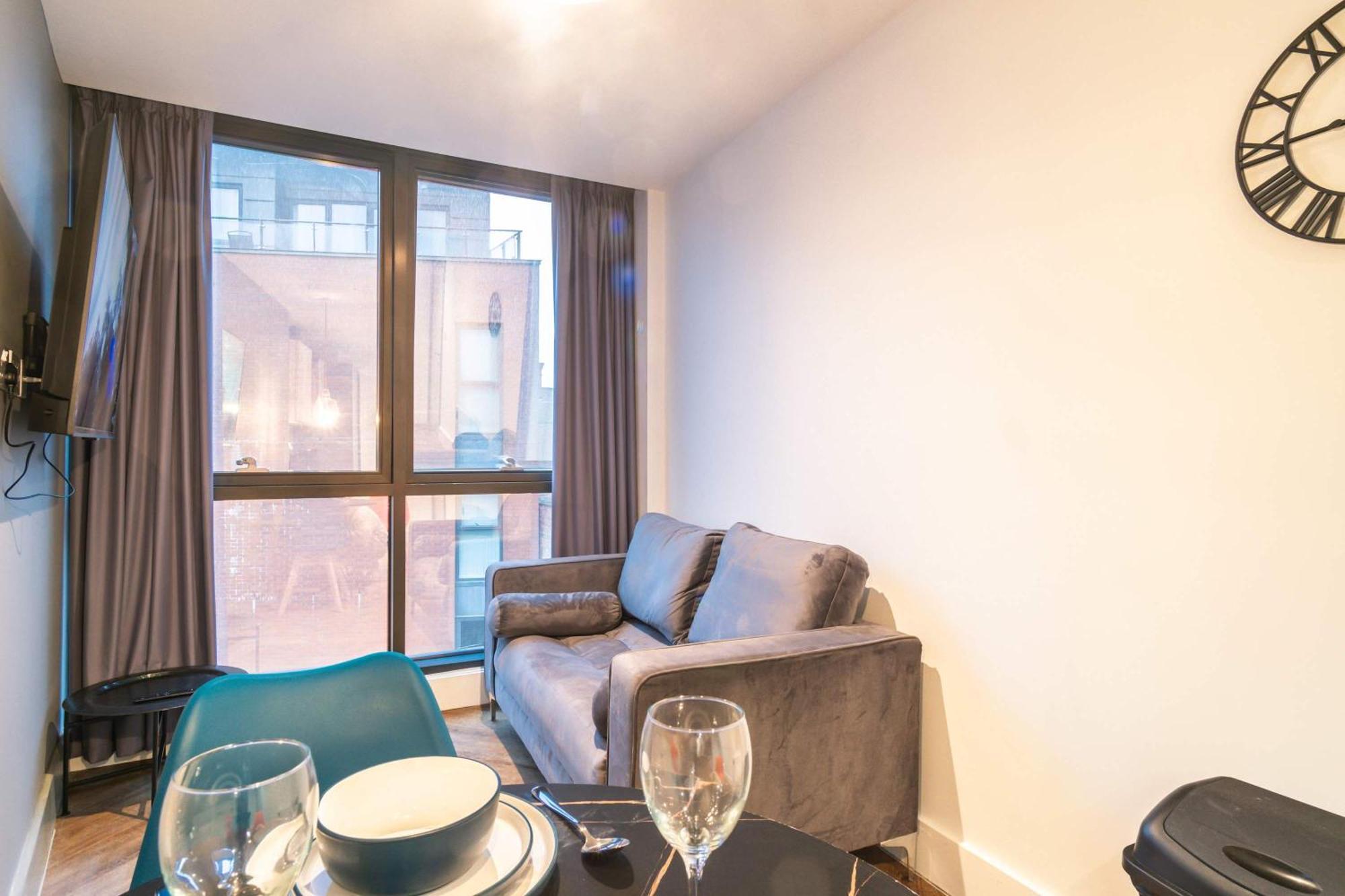 Stylish 2 Bedroom In Apartment Manchester