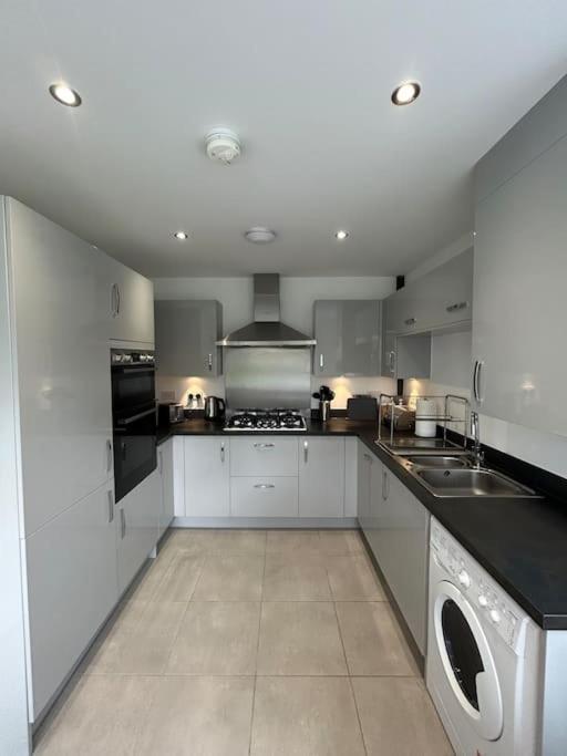 Holiday home 4-bedroom New House Near Centre *